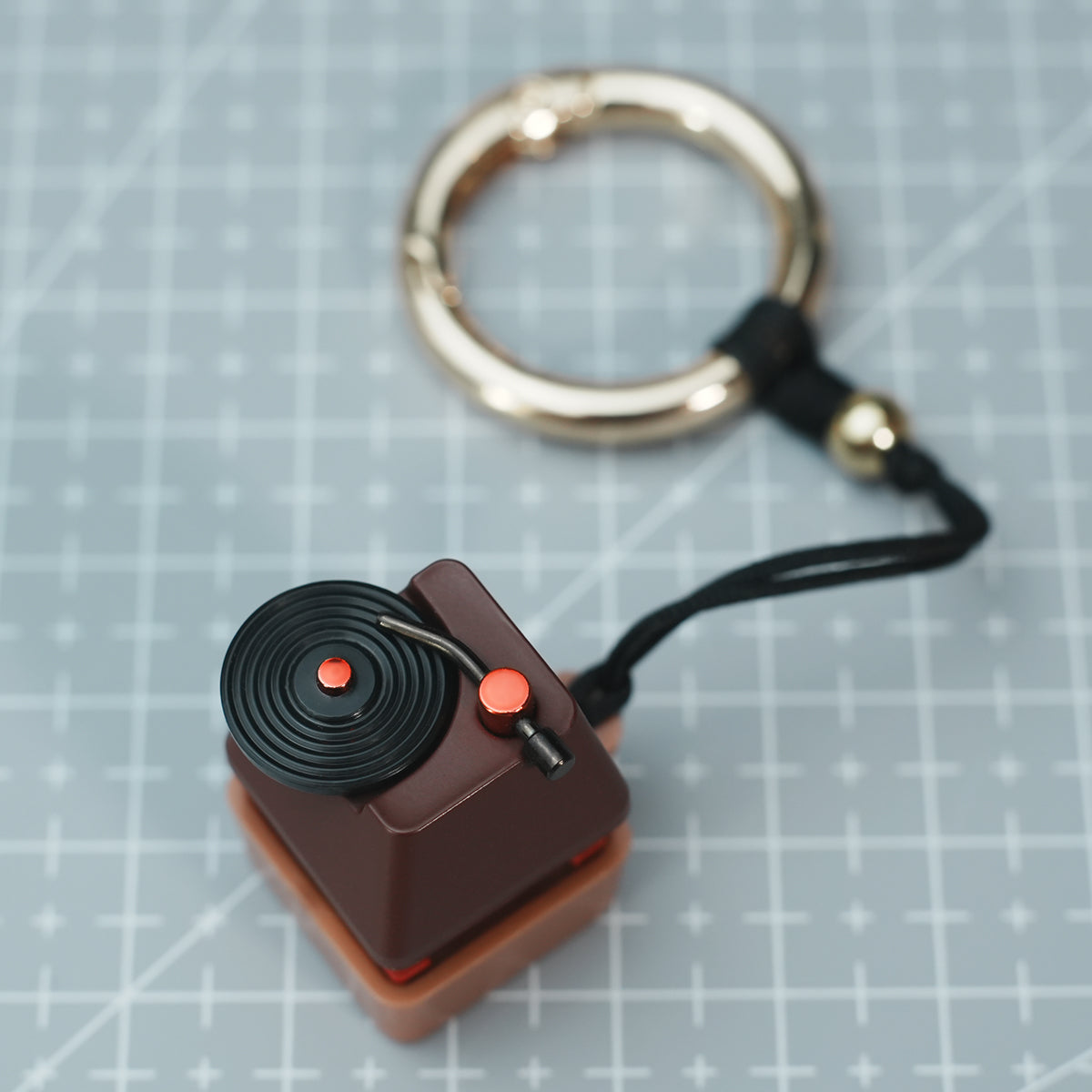 Personalized keycaps, vinyl reverberating records, magnetic suction decompression, movable single axis tester, mechanical keyboard decoration keycaps