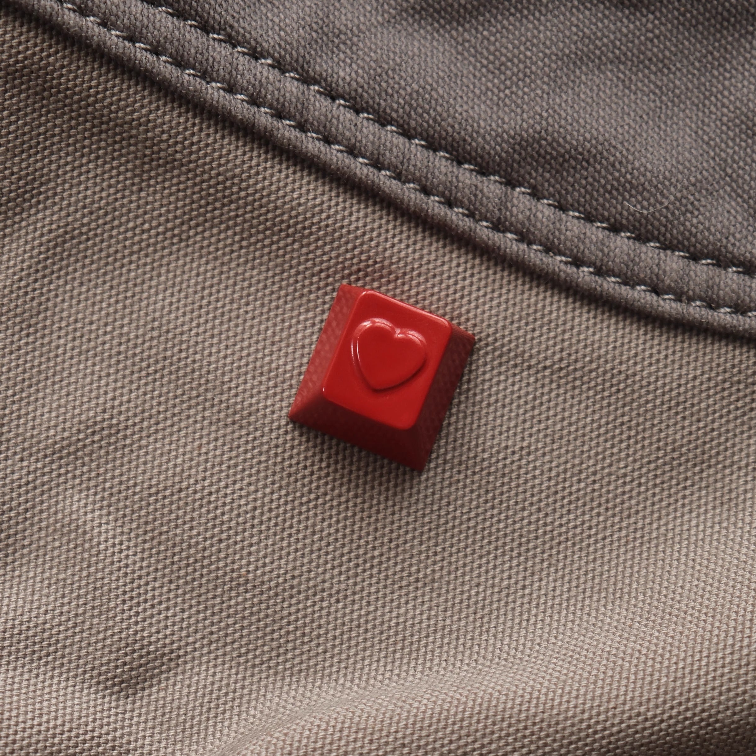 Love keycaps, personalized and simple ESC metal keycaps, CNC customized keyboard, original factory R4 height