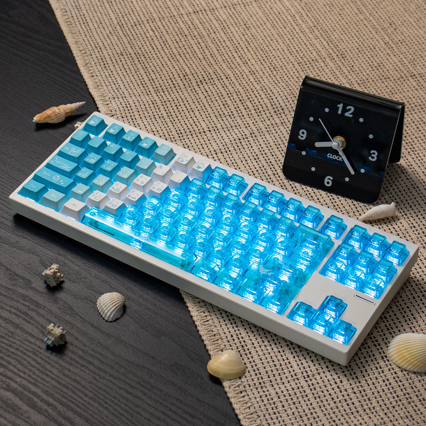 Snowy Mountain Strawberry Heartbeat Gradient Pink Transparent Mechanical Keyboard Keycaps Customization Complete Set PBT+PC Original Factory Height Set Keycaps