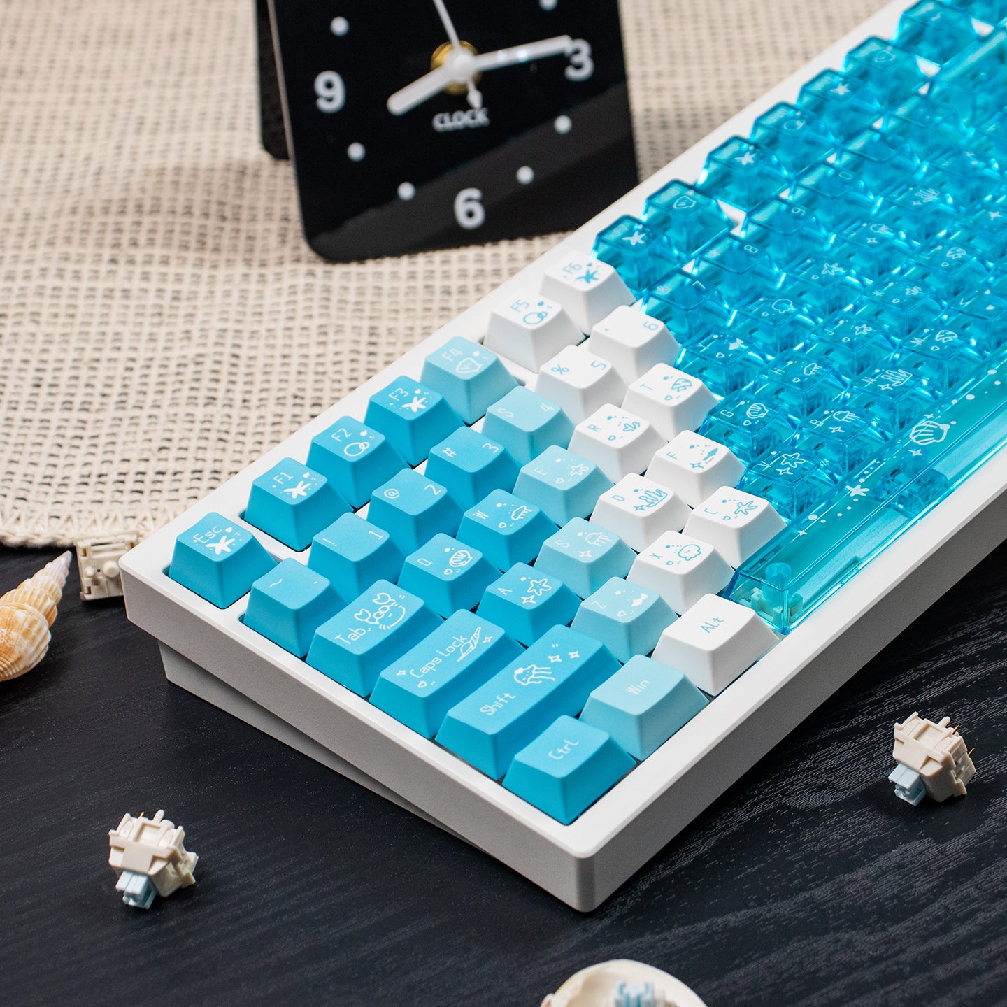 Snowy Mountain Strawberry Heartbeat Gradient Pink Transparent Mechanical Keyboard Keycaps Customization Complete Set PBT+PC Original Factory Height Set Keycaps