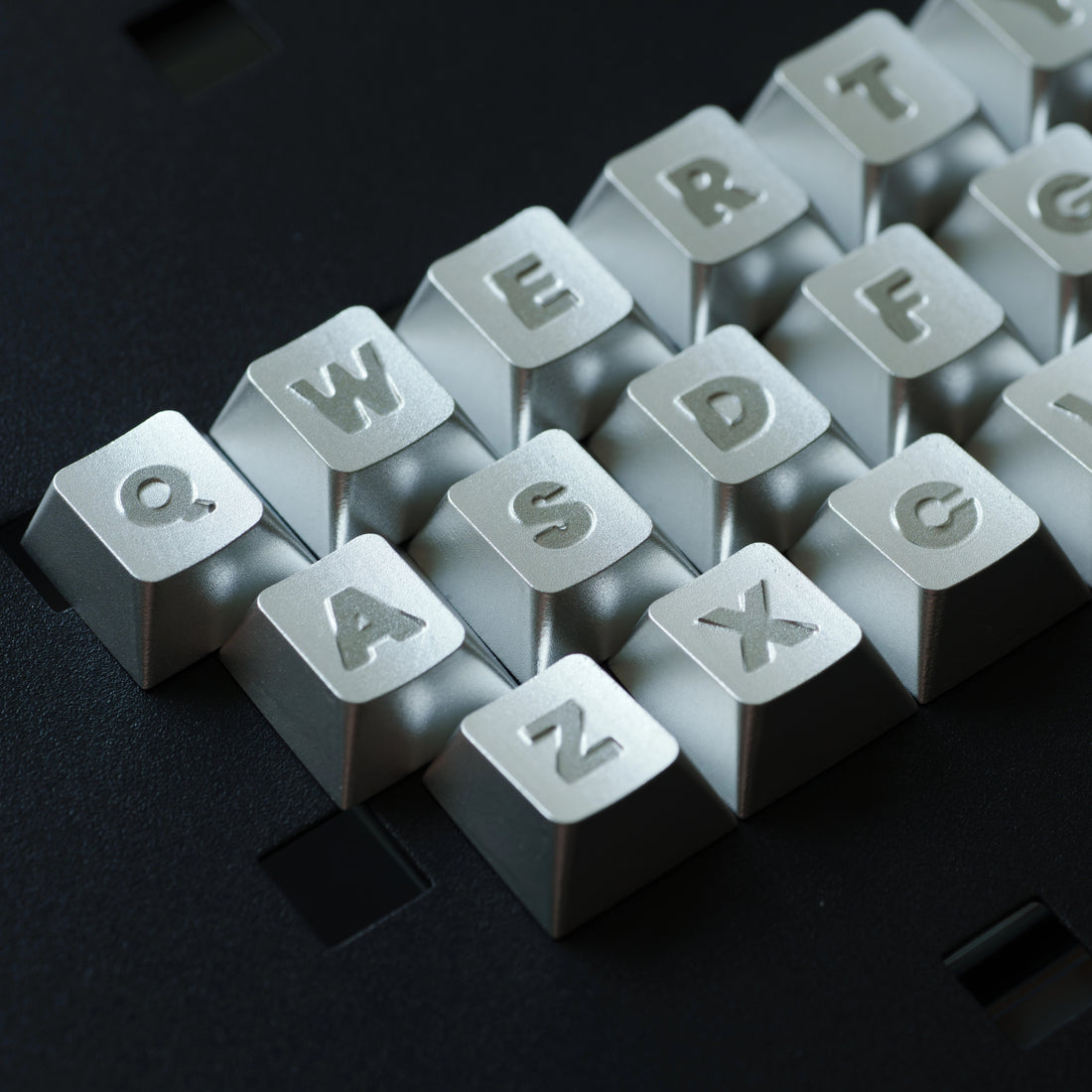 ROTOR mirror inspired aluminum alloy letter keycap set with 27 CNC machined anodized customized personalized keycap letter sets