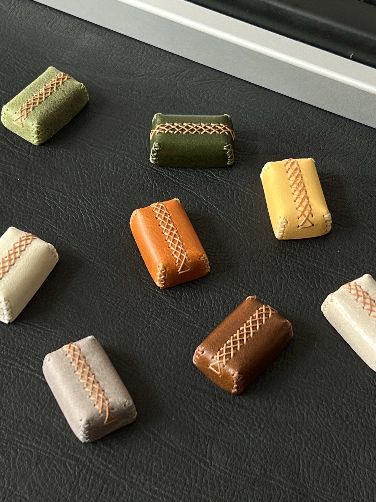 Genuine leather small square keycap 1.5U personalized keycap single piece handmade retro keycap color keycap mechanical keycap