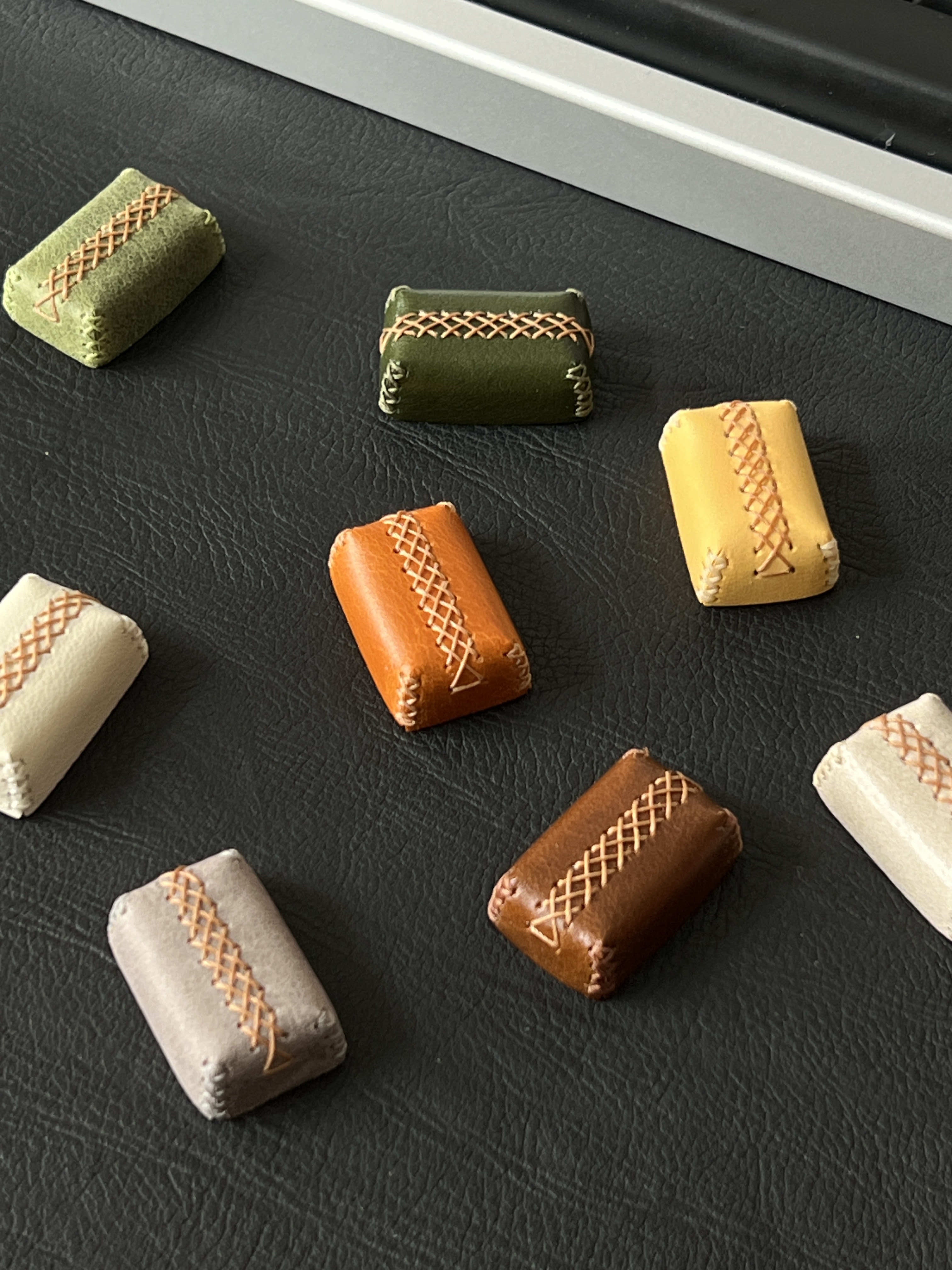 Genuine leather small square keycap 1.5U personalized keycap single piece handmade retro keycap color keycap mechanical keycap