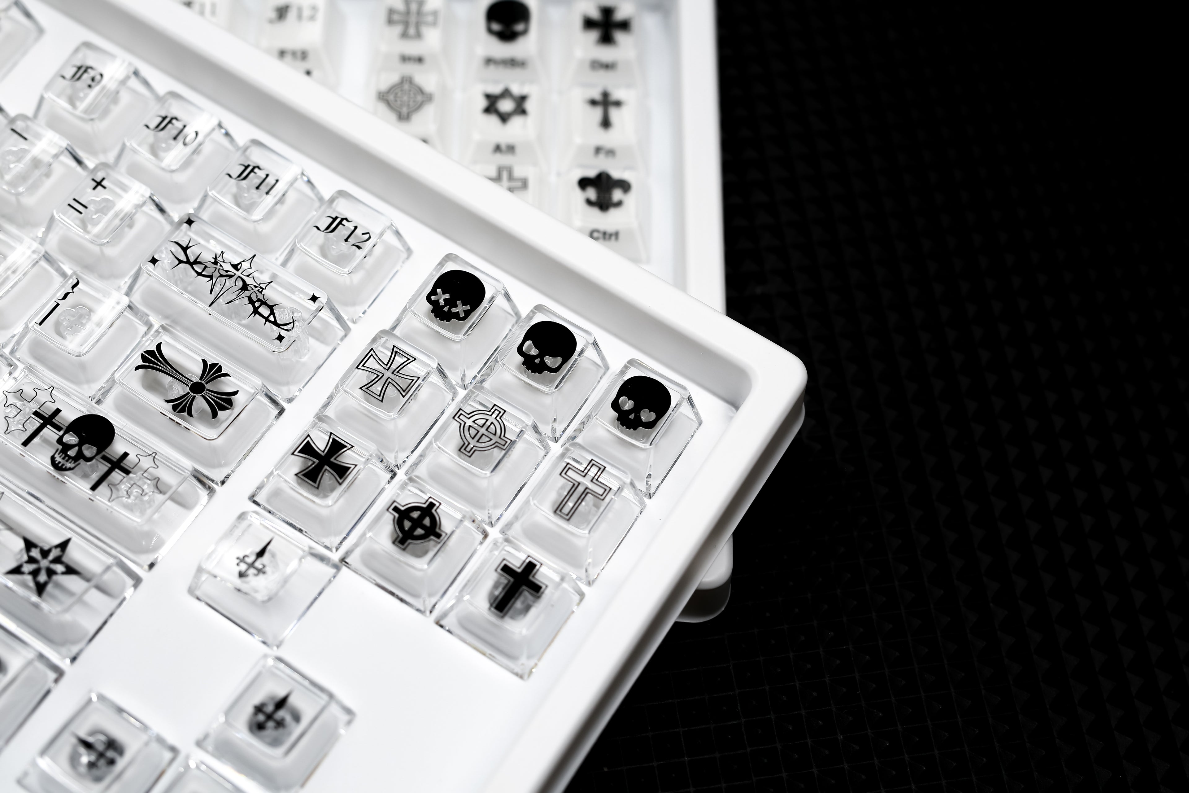 Chrome Hearts Crystal Jelly Keycaps, PC High Transparency Keycaps Transparent Theme Mechanical Keyboard Specific Keycaps, Fashion Trend Personalized Keycap Set