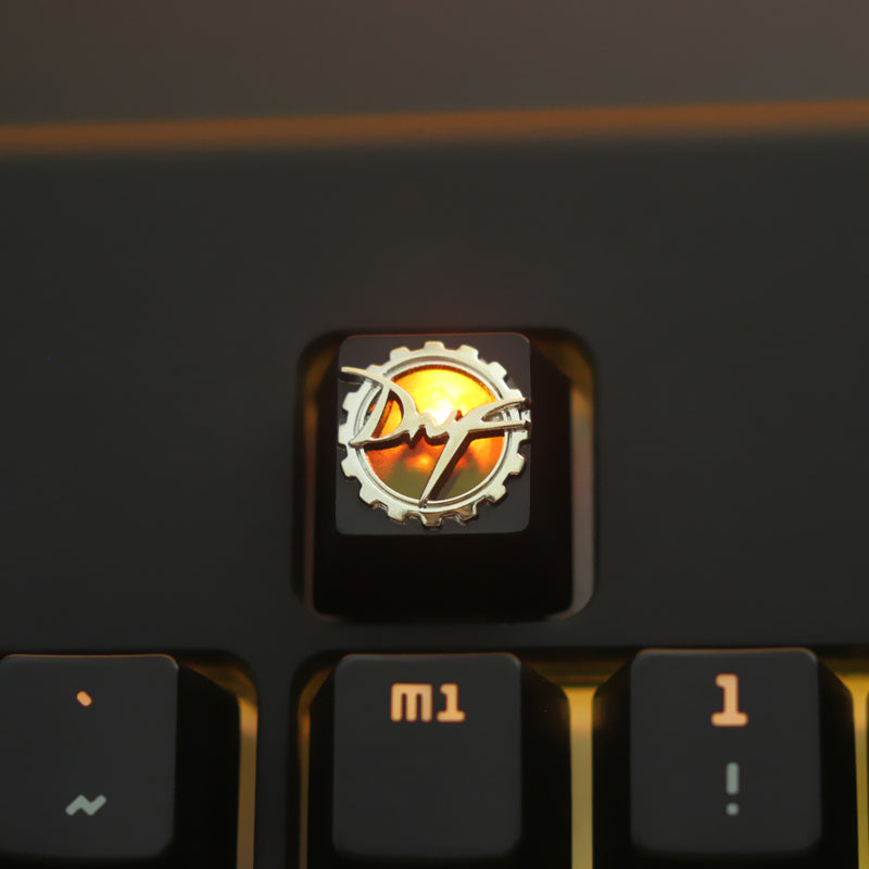 DNF Dungeon&Fighter game peripheral mechanical keyboard with zinc aluminum alloy metal translucent keycaps and buttons