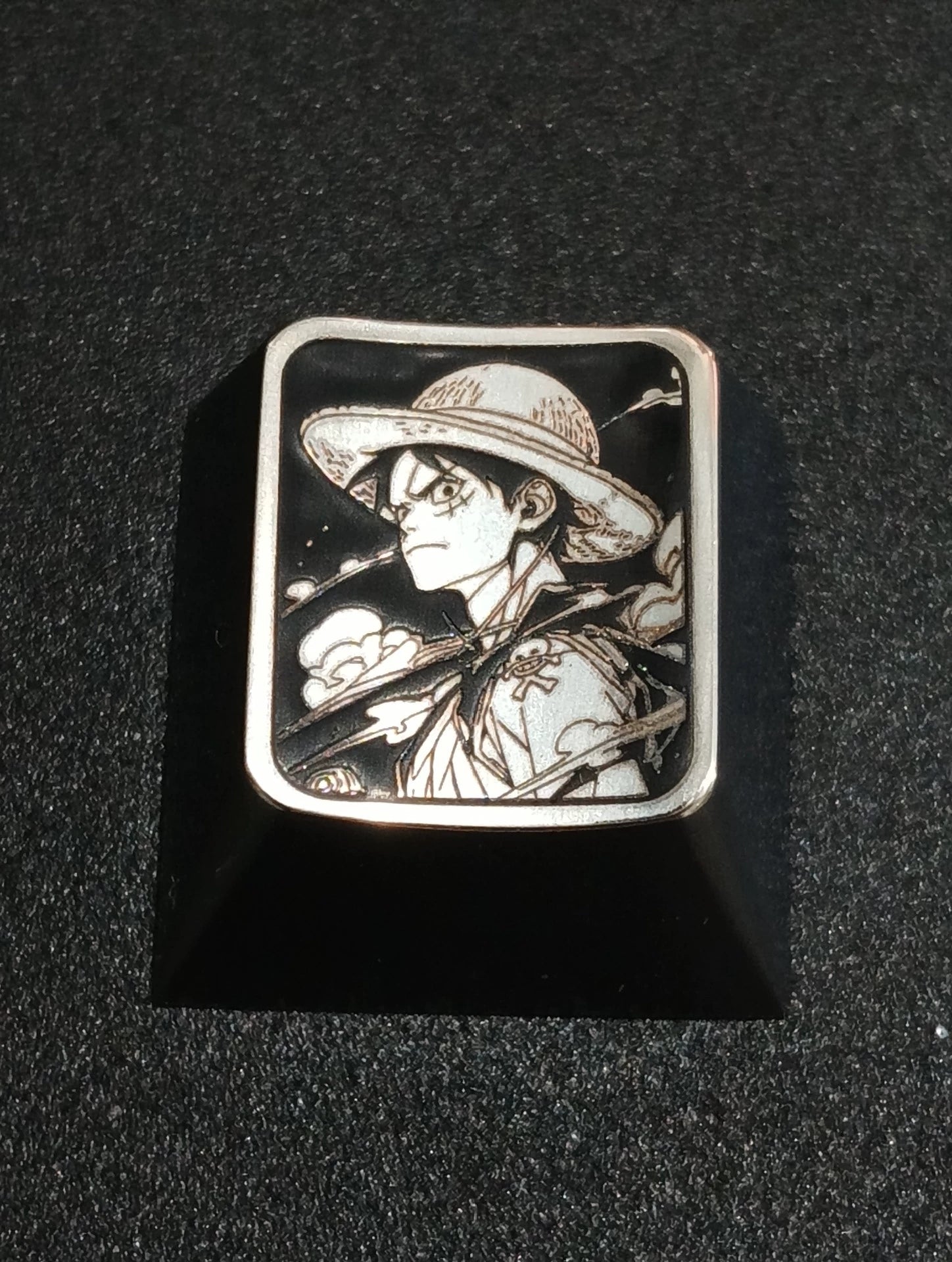 One Piece, Luffy Zinc Alloy Personalized Keycaps, 1U, 1.75U (caps) Metal Decorative Keycaps, Anime Game Character Peripheral Keycaps