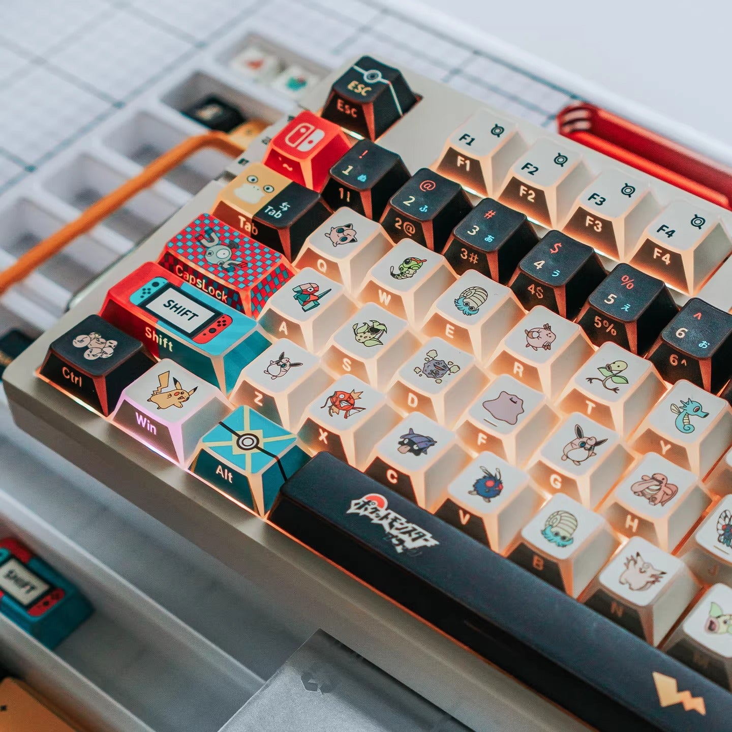 Pok é mon theme design, side engraved translucent characters/folded edges translucent side engraved keycaps, customized magnetic axis mechanical keyboard PBT thermal sublimation original factory highly personalized keycaps set
