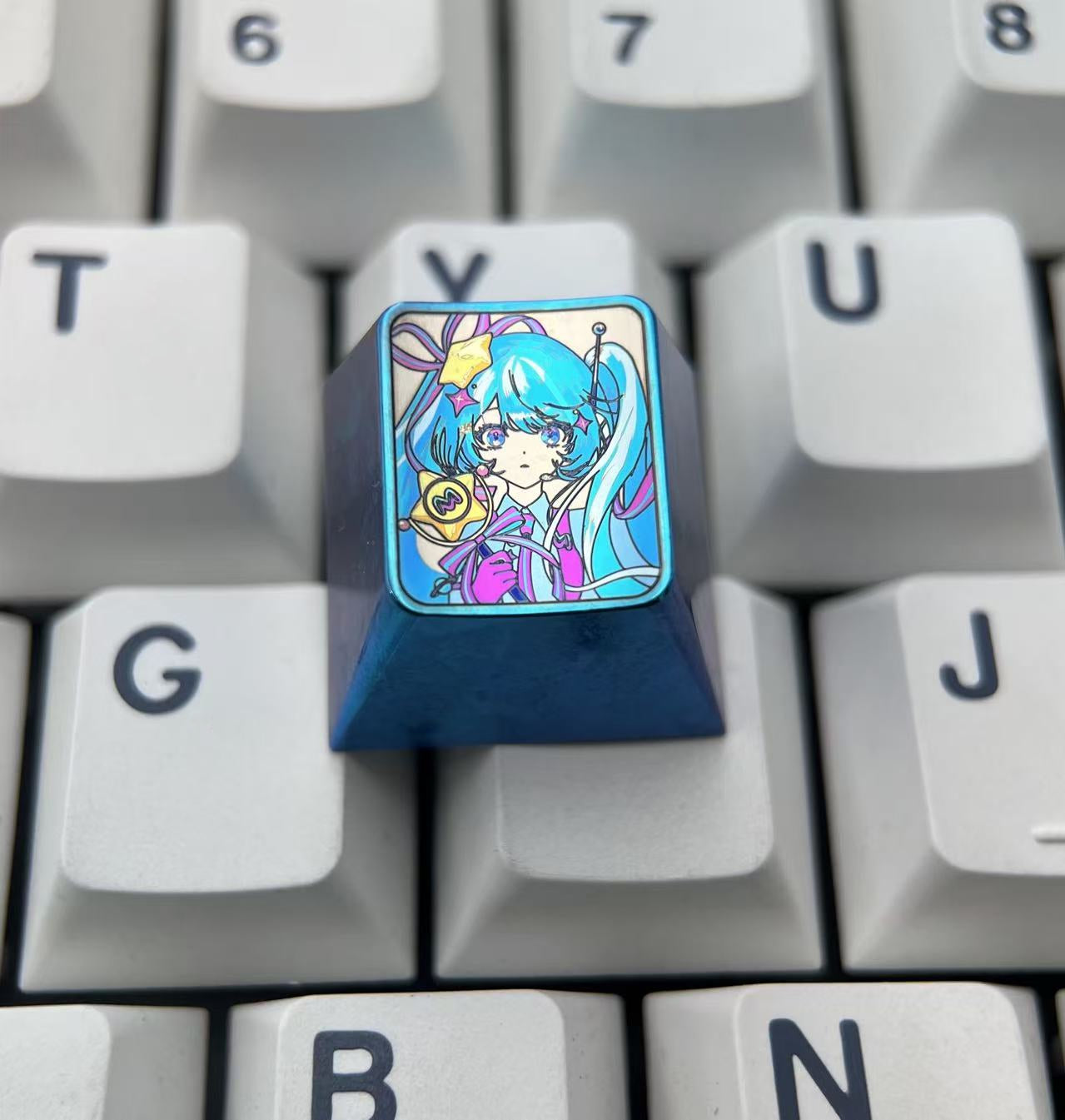 Hatsune Miku, yellow star 1U titanium alloy metal engraving personalized key cap, animation game culture decoration mechanical keyboard cap