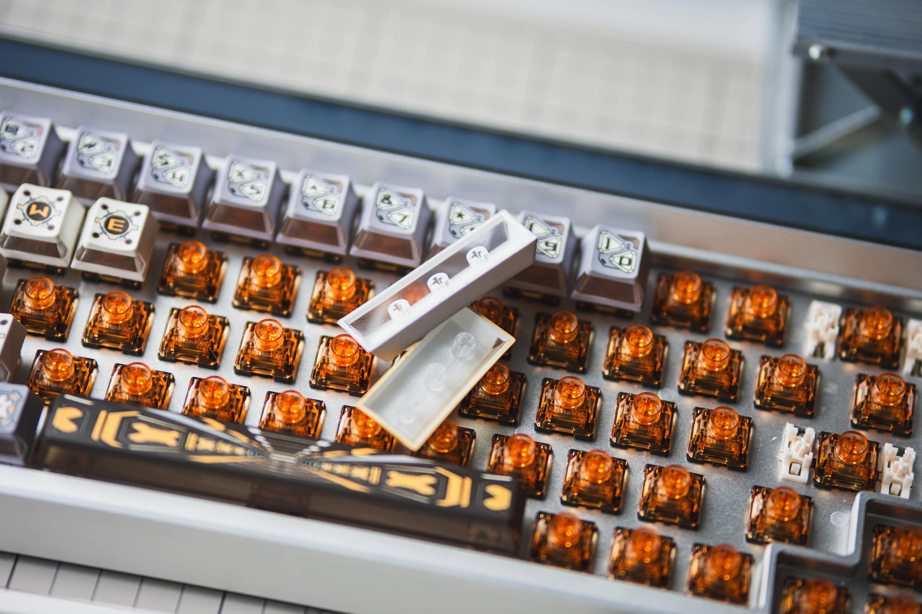 Space time spaceship theme design keycap keyboard decoration keycap PBT+PC heat sublimation translucent personalized keycap