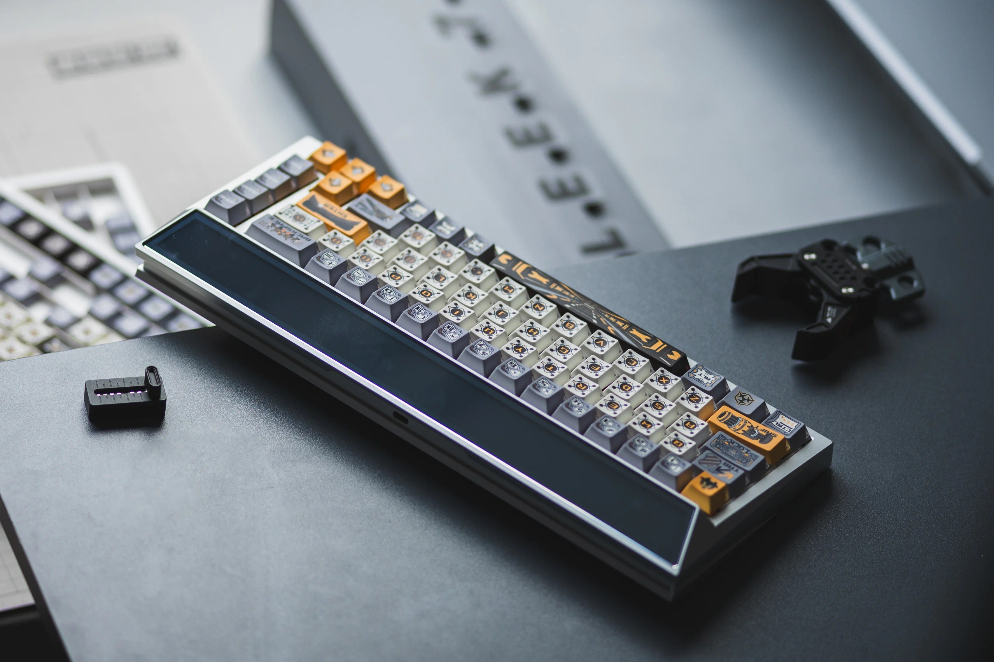 Space time spaceship theme design keycap keyboard decoration keycap PBT+PC heat sublimation translucent personalized keycap