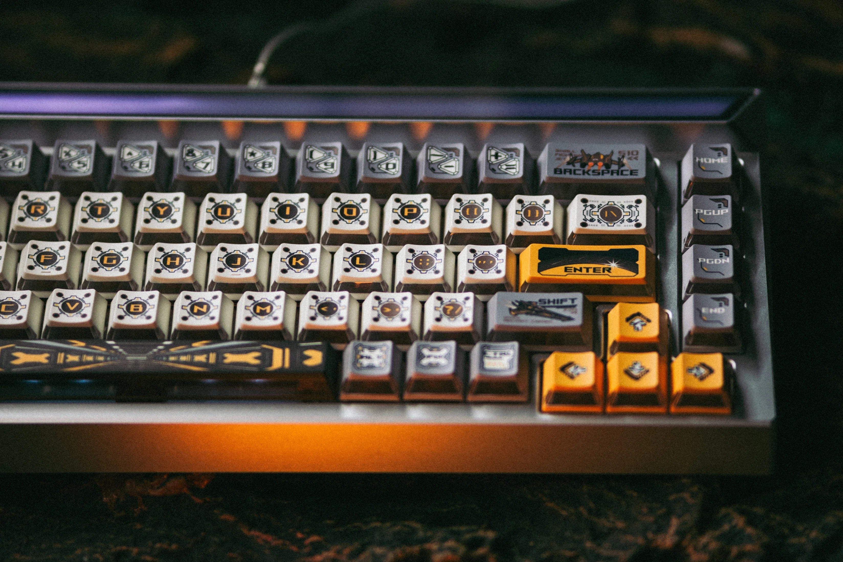 Space time spaceship theme design keycap keyboard decoration keycap PBT+PC heat sublimation translucent personalized keycap