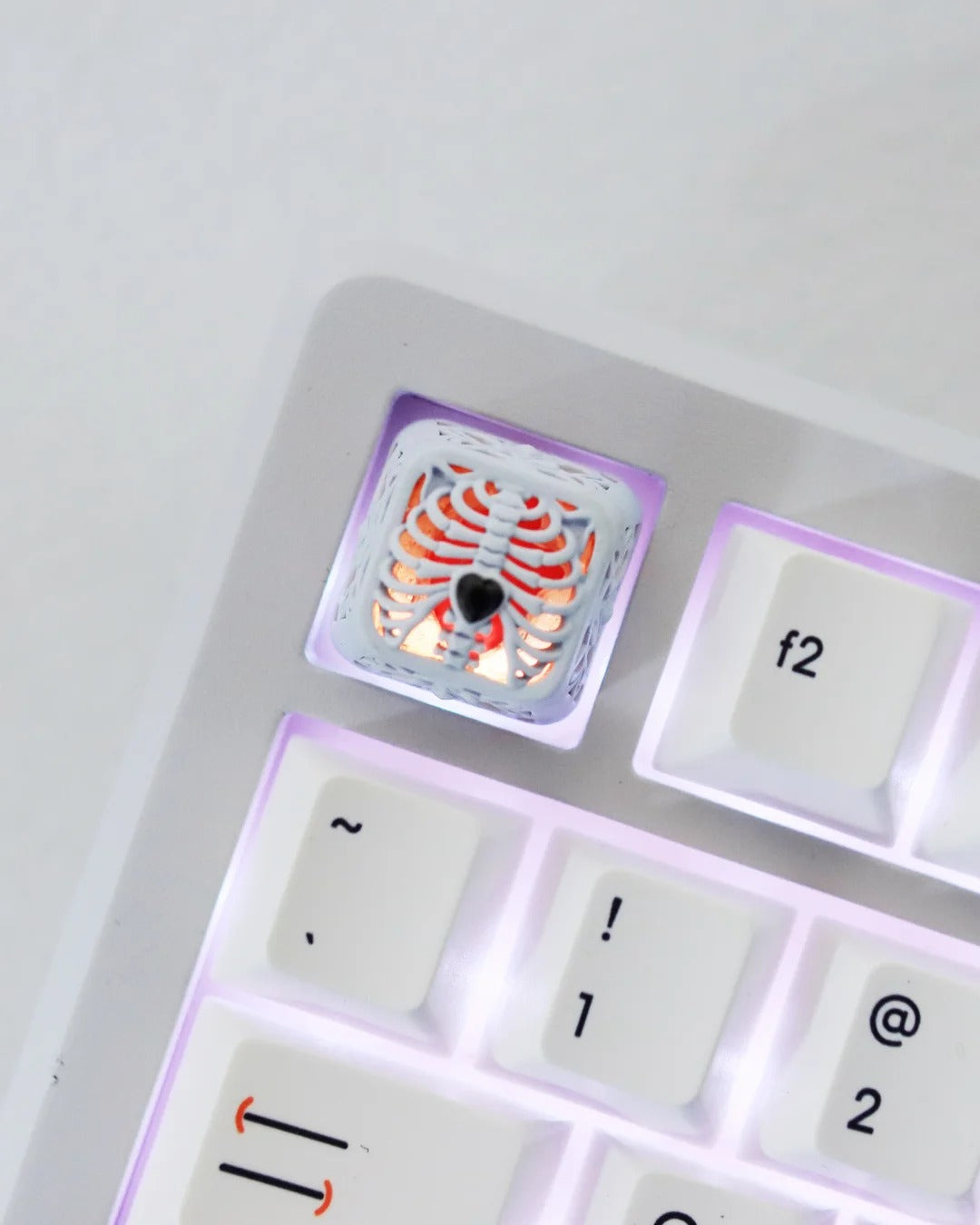 Steel heart, metal gemstone inlaid hollow design personalized keycaps, mechanical keyboard creative decorative keycaps