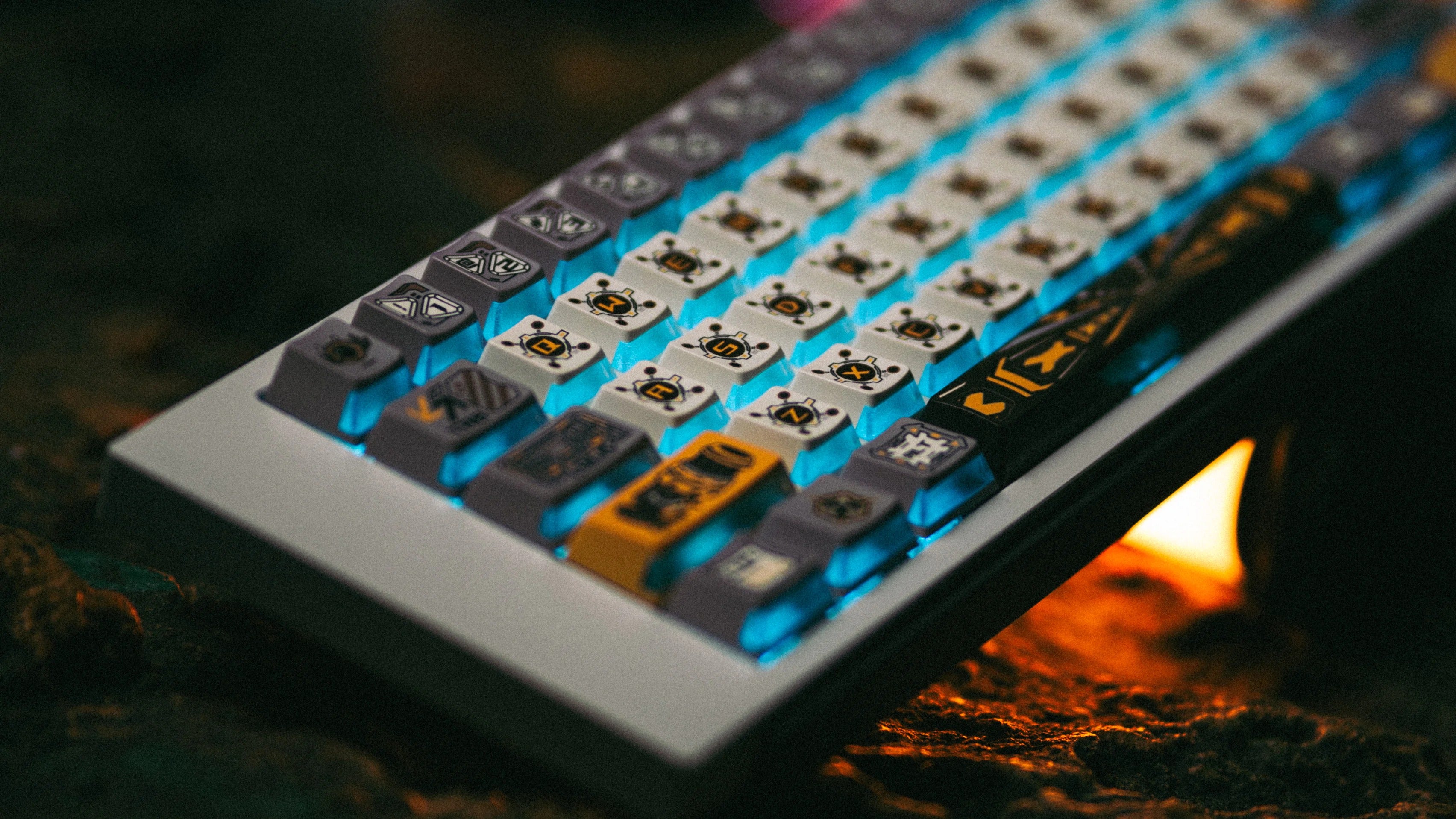 Space time spaceship theme design keycap keyboard decoration keycap PBT+PC heat sublimation translucent personalized keycap