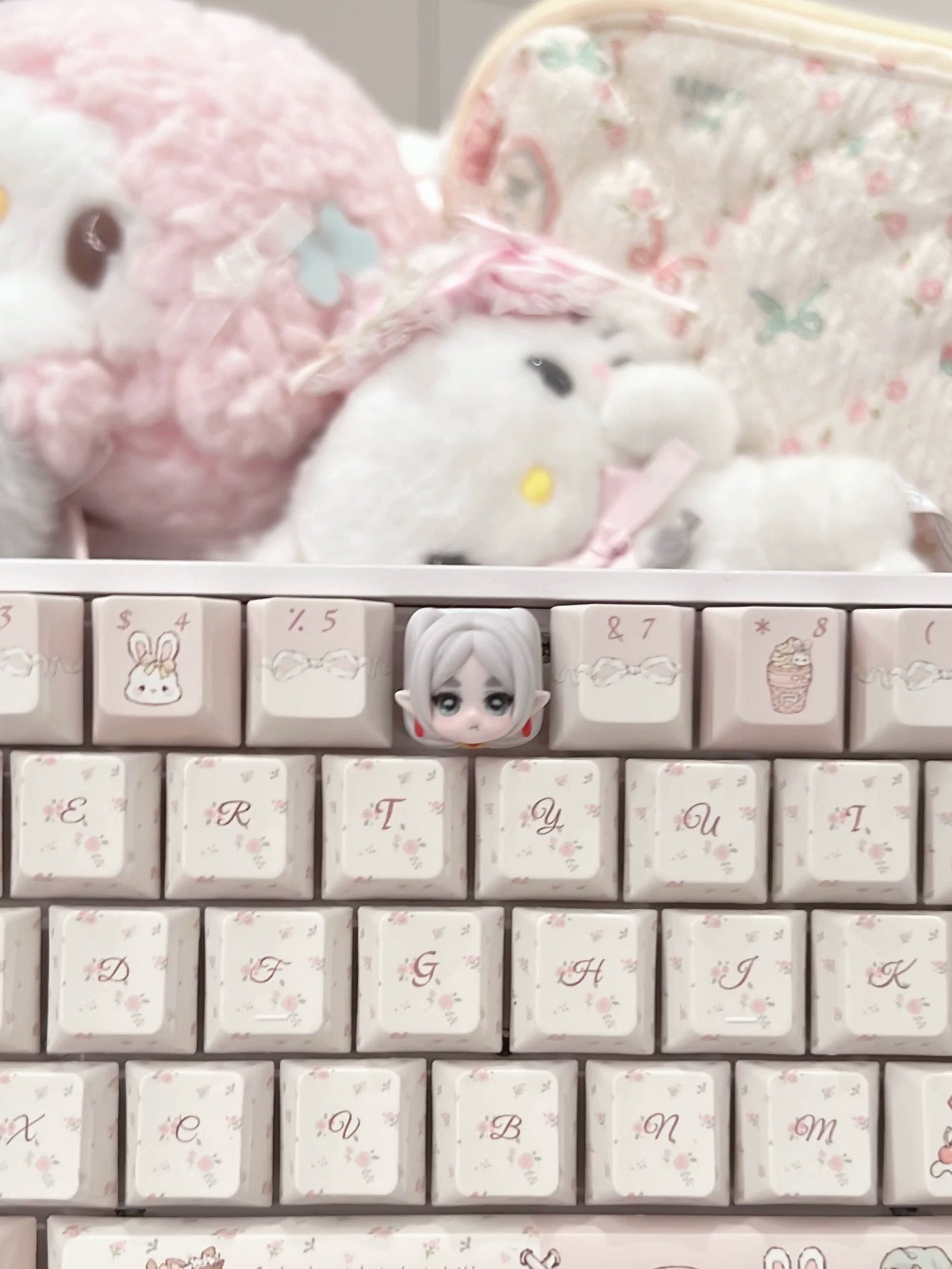 Frieren, Multi colored resin printed personalized keycaps, mechanical keyboard resin decorative keycaps, artistic cartoon anime keycaps
