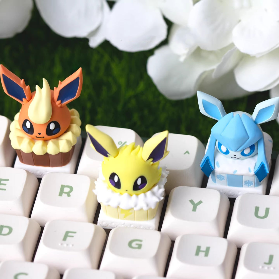 Pok é mon Eevee, cupcake series multi-color resin personalized keycaps, anime and game culture creative resin decorative keycaps