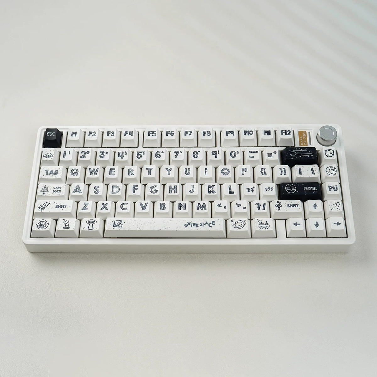 White astronaut theme, space UFO creative design big characters PBT material personalized keycap set, creative decorative keycap set, compatible with 61/64/68/75/84/87/104 mechanical keyboard replacement keycap