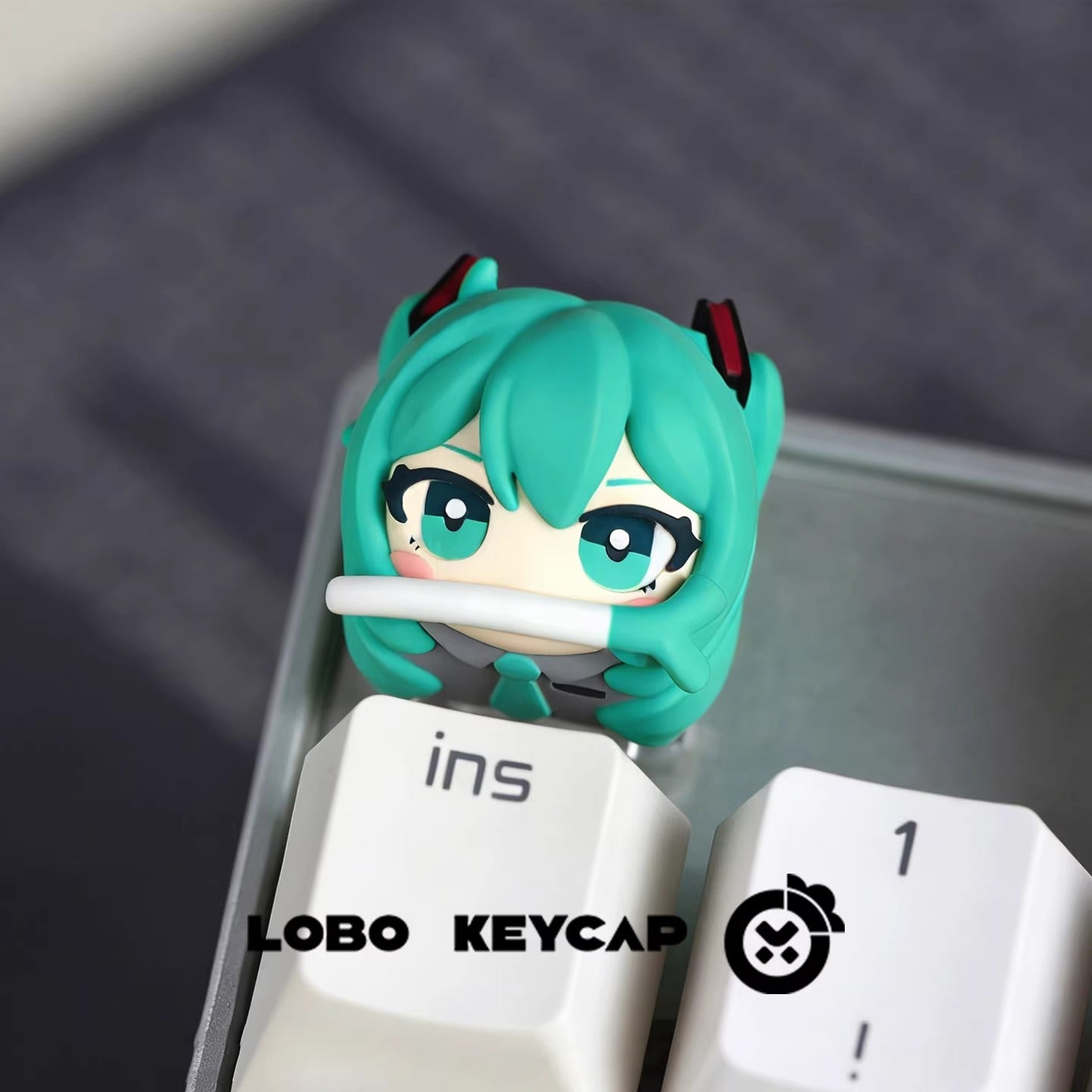 Hatsune Miku, scallion Miku shape, multi-color resin molding personalized keycap, animation game music icon decoration keycap