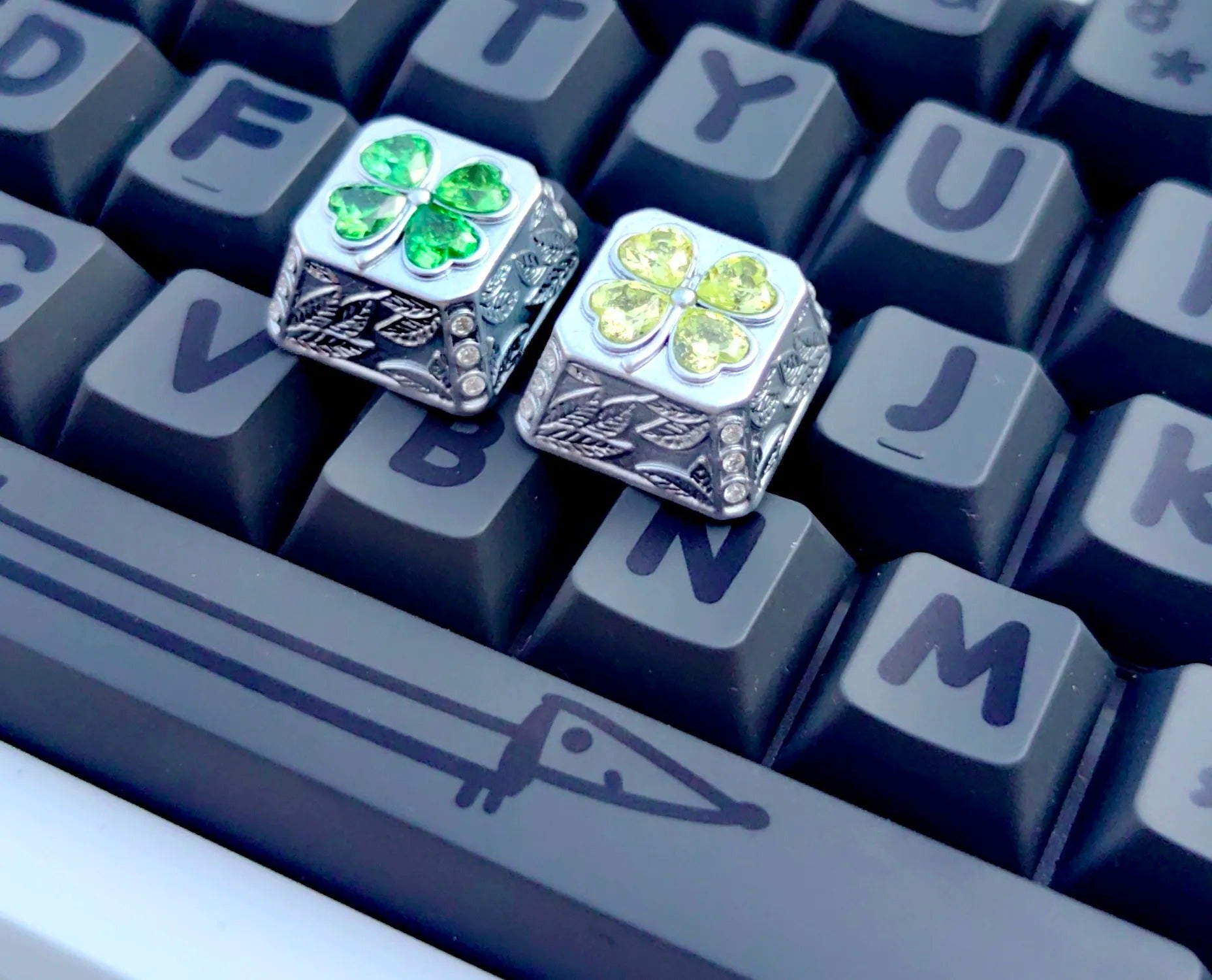 Lucky Four Leaves Clover, metal gemstone combined with personalized keycaps, lucky item mechanical keyboard decorative keycaps.