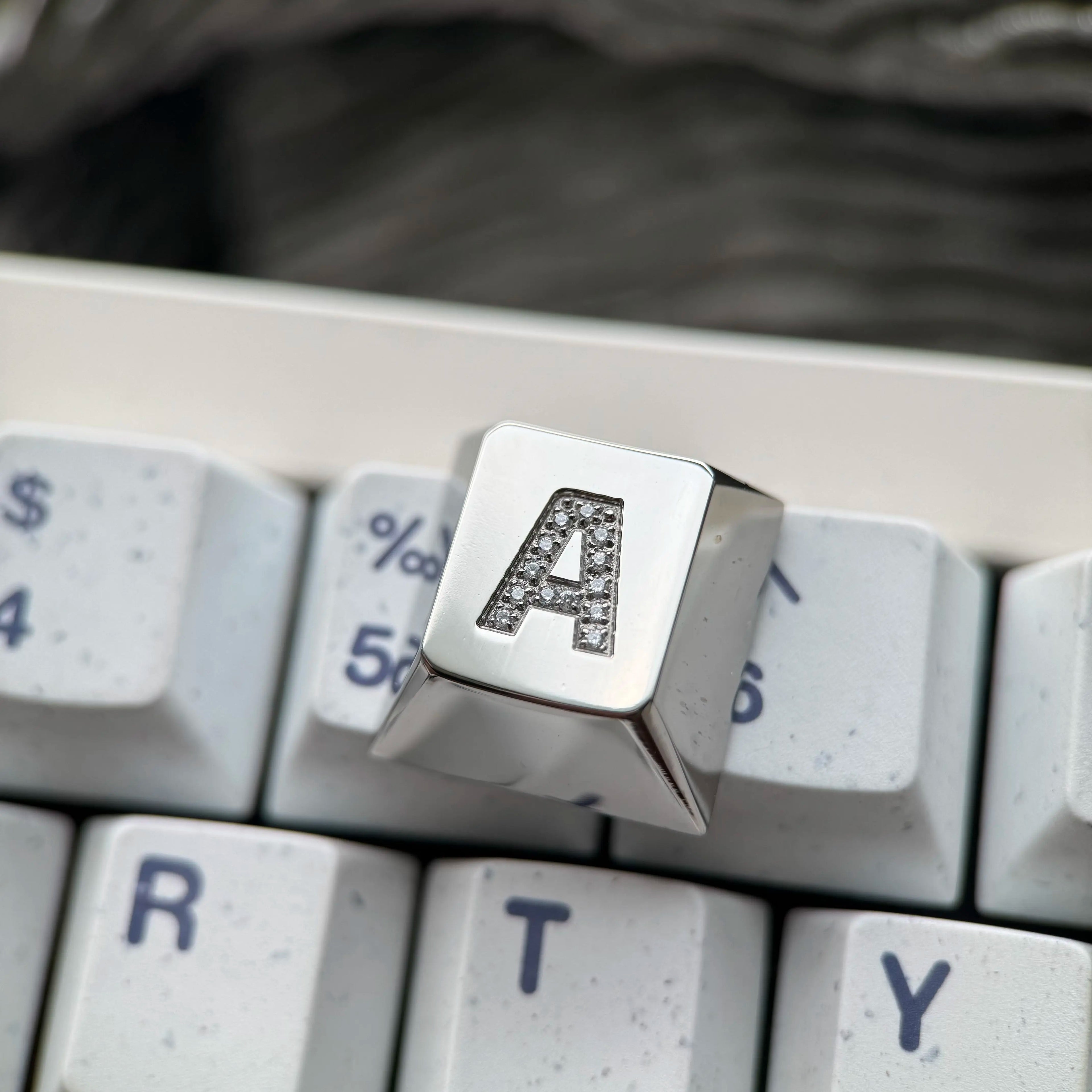 WASD combination set, titanium alloy inlaid gemstone CNC personalized keycaps, machined metal decorative keycaps, corrosion-resistant special metal keycaps, mechanical keyboard decorative keycaps
