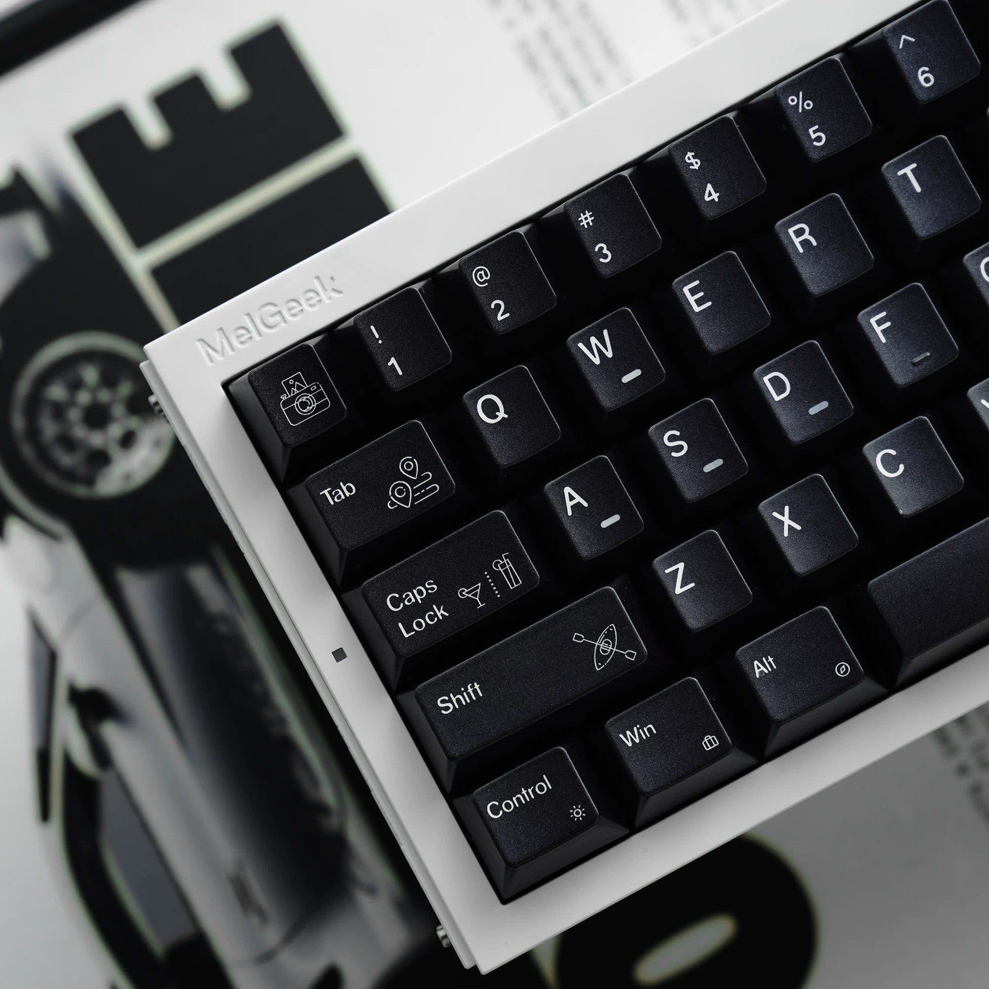 Black/White Holiday Pearl Paint Mechanical Keyboard Keycaps Minimalist Style Decorative Keycaps, PBT Heat Sublimation Original Factory Height, Personalized Keyboard Keycap Set