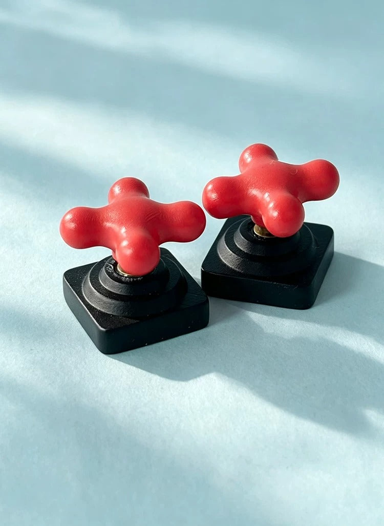 Red valve, faucet, resin rotatable personalized keycaps, fun personalized DIY keycaps, mechanical keyboard decorative keycaps