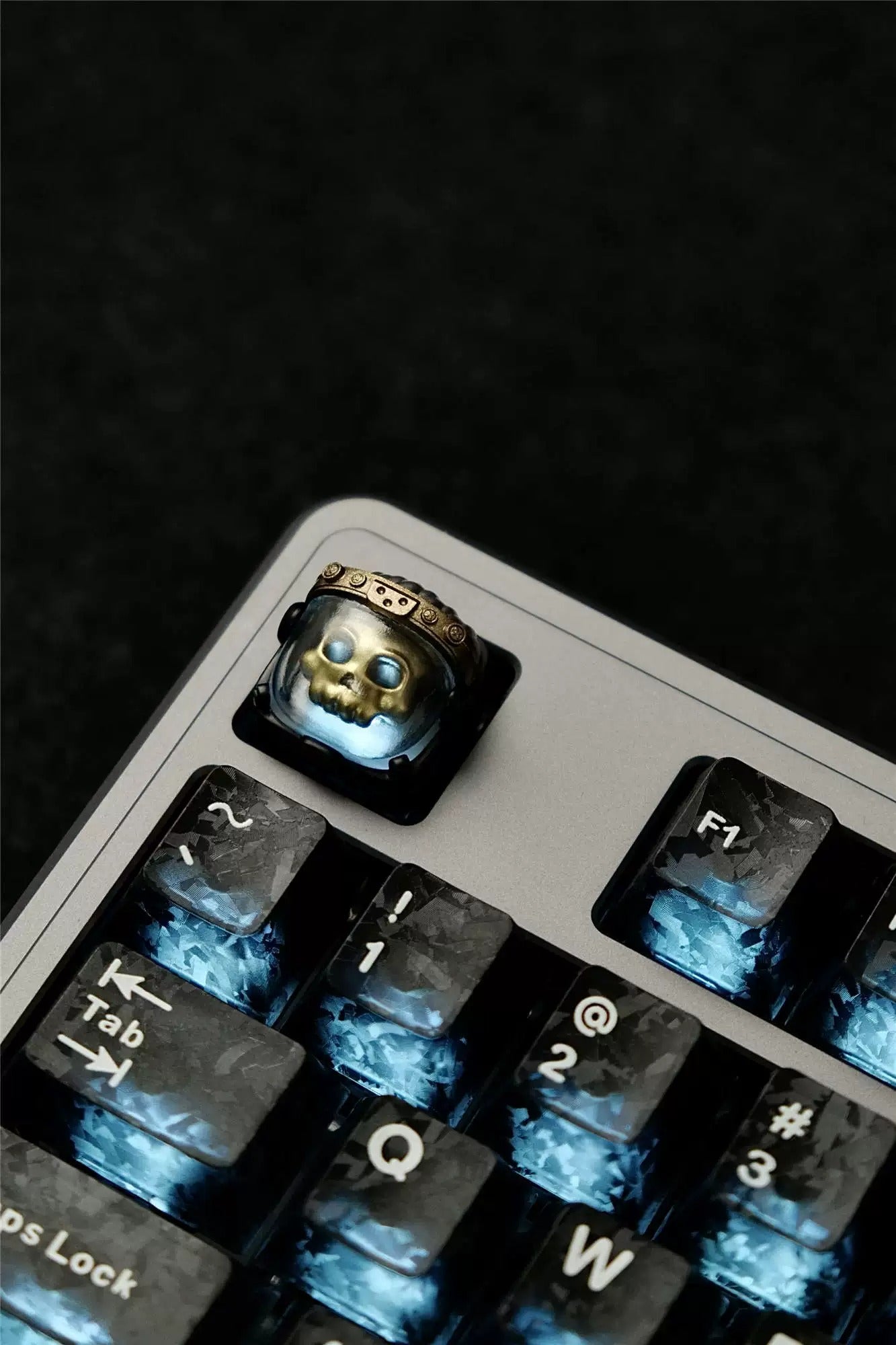 Skeleton Space Man Machine Gun Soldier Personalized Keycaps, Original Design Resin Material Mechanical Keyboard Decorative Keycaps, Cartoon Art Keycaps