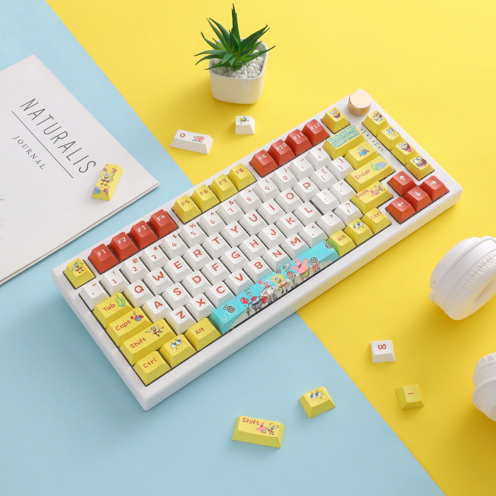SpongeBob SquarePants Theme Design, PBT Material, sublimation, Personalized keycaps, mechanical keyboard decorative keycaps.