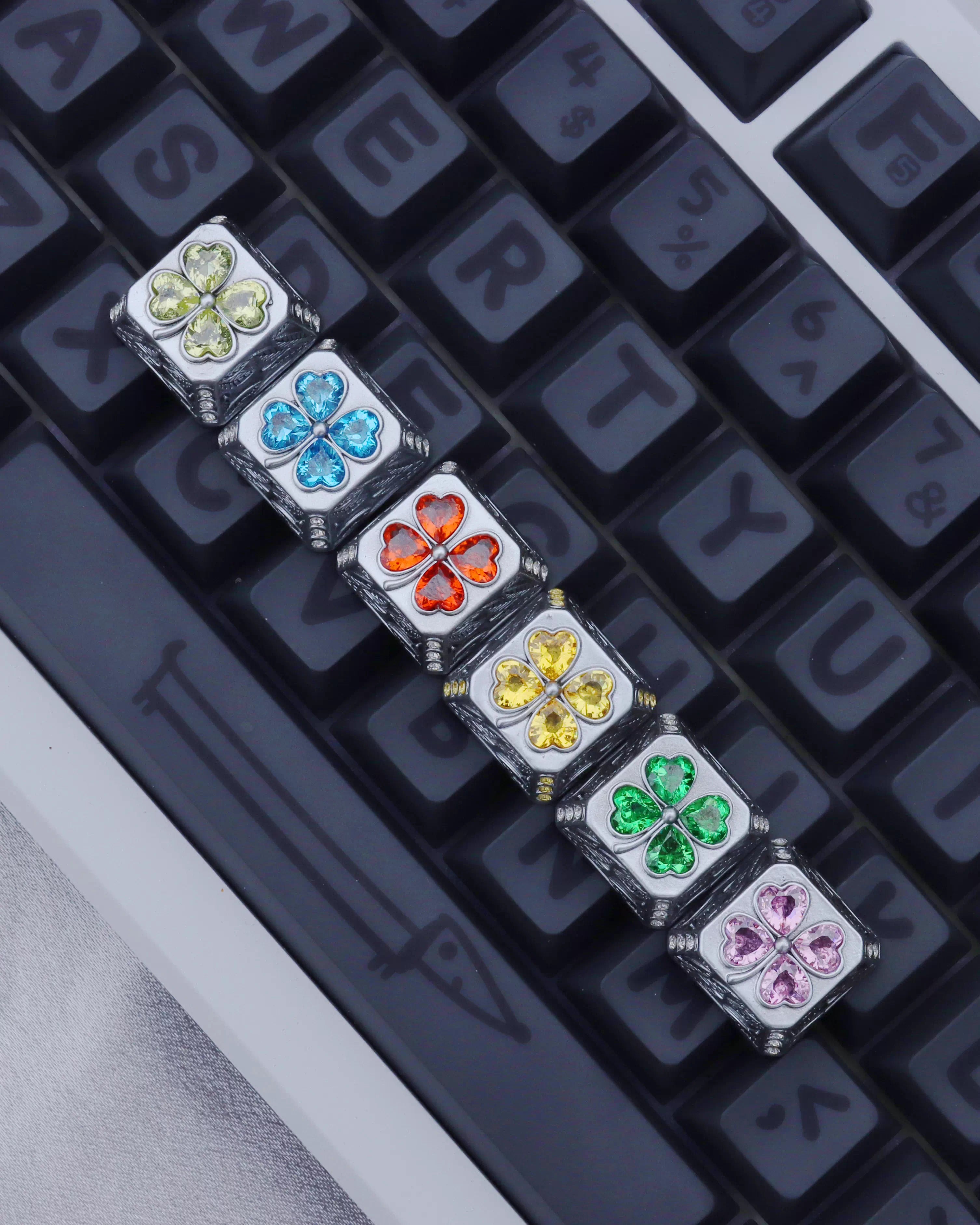 Lucky Four Leaves Clover, metal gemstone combined with personalized keycaps, lucky item mechanical keyboard decorative keycaps.