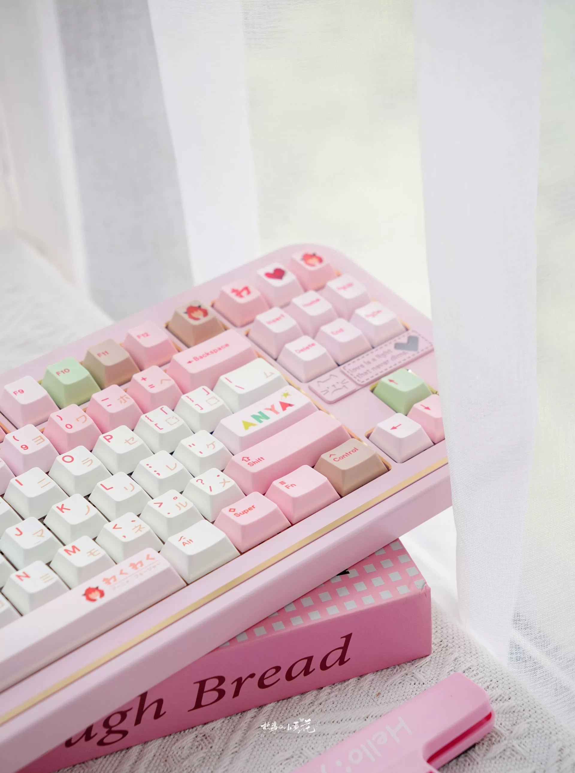 SPY×FAMILY,Anya themed keycap set, mechanical keycap PBT material material personalized keycap set, Animated cartoon keycaps, compatible with 61/64/68/75/84/87/104 mechanical keyboard replacement keycap