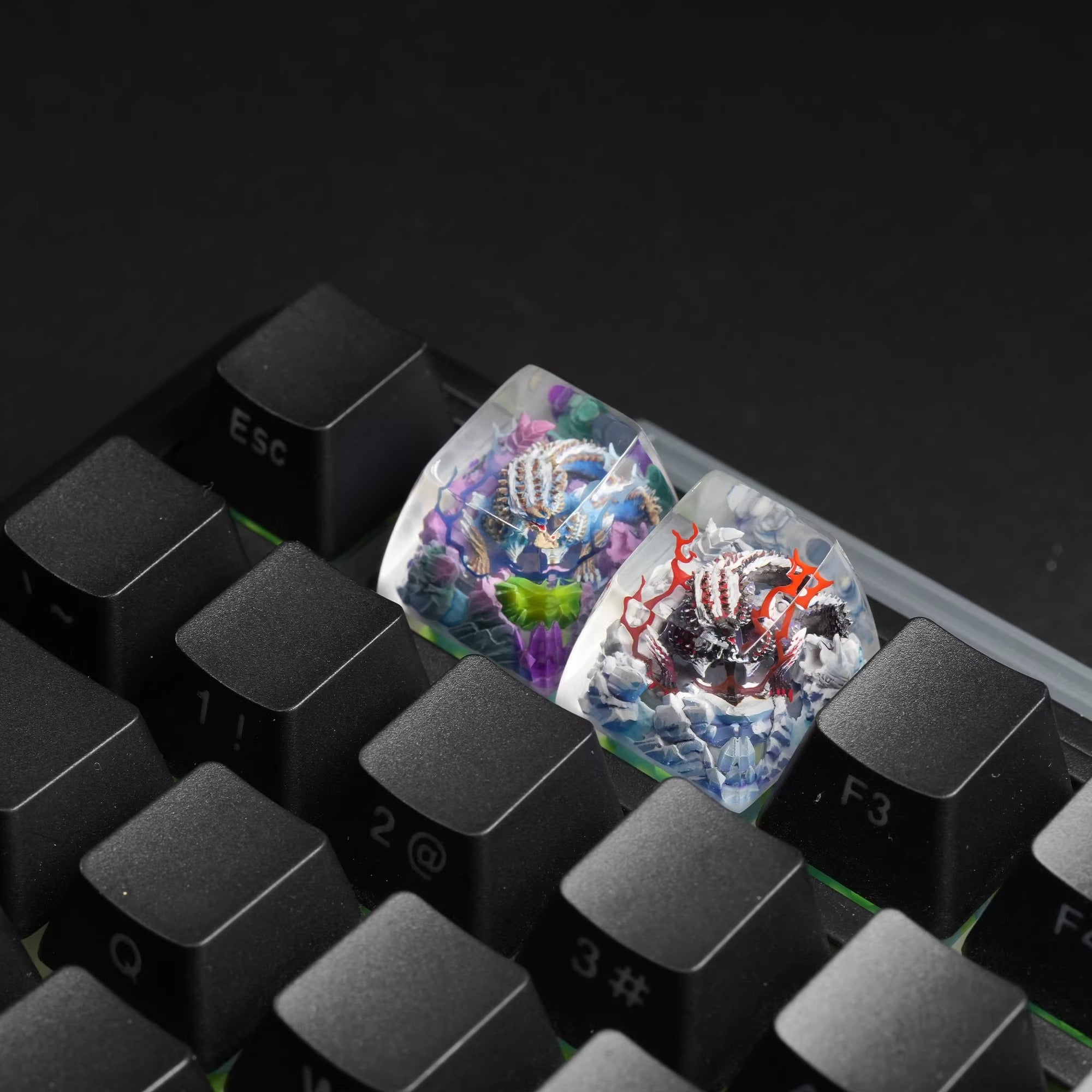 Monster Hunter, Zinogre, 1U Crystal Resin molded personalized keycaps, handcrafted keycaps decorated by artisans