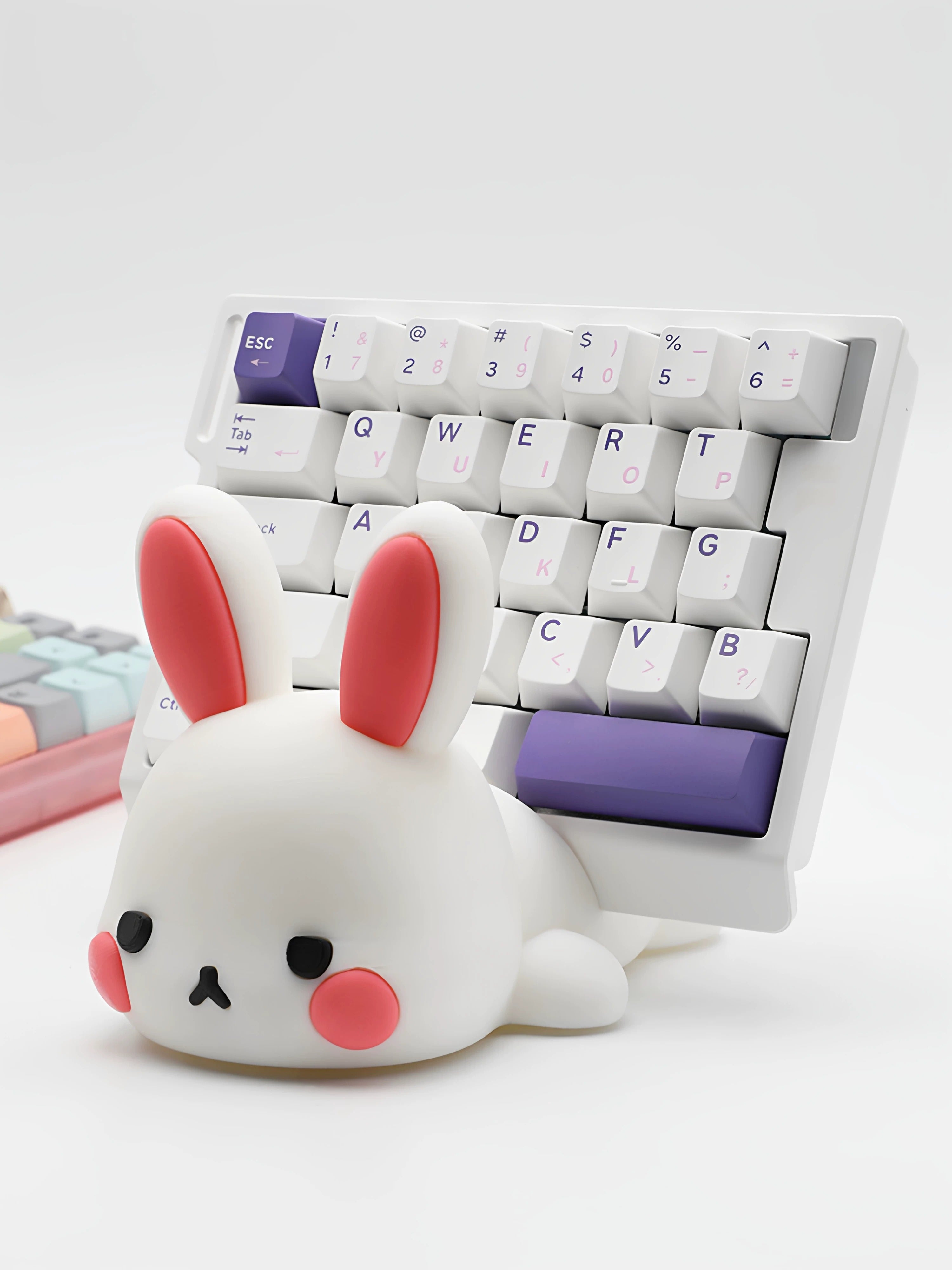Cute Party Rabbit PLA Material, Keyboard Display Rack, Desktop Storage Rack, Computer Desktop Beautification Decoration, Mechanical Keyboard Bracket