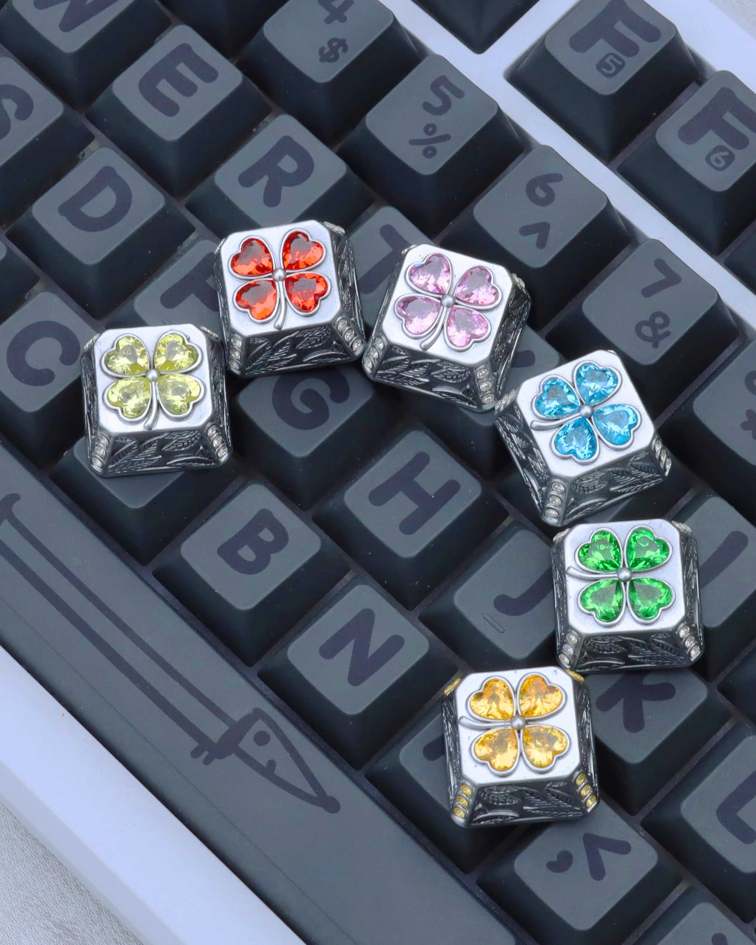 Lucky Four Leaves Clover, metal gemstone combined with personalized keycaps, lucky item mechanical keyboard decorative keycaps.