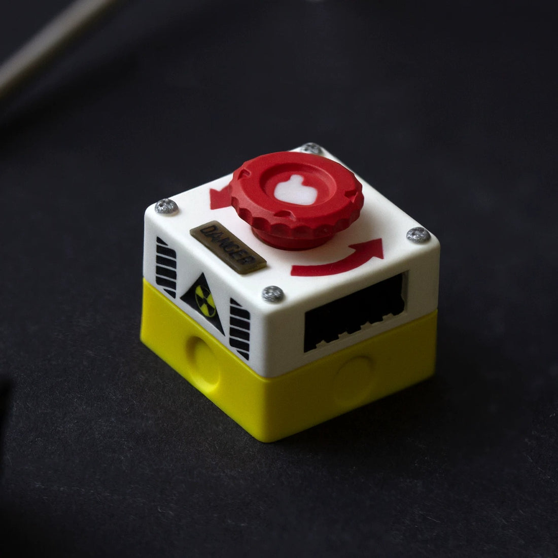 Emergency switch rotatable, Multi colored resin molded personalized keycaps, emergency switch shaped mechanical keyboard decorative keycaps