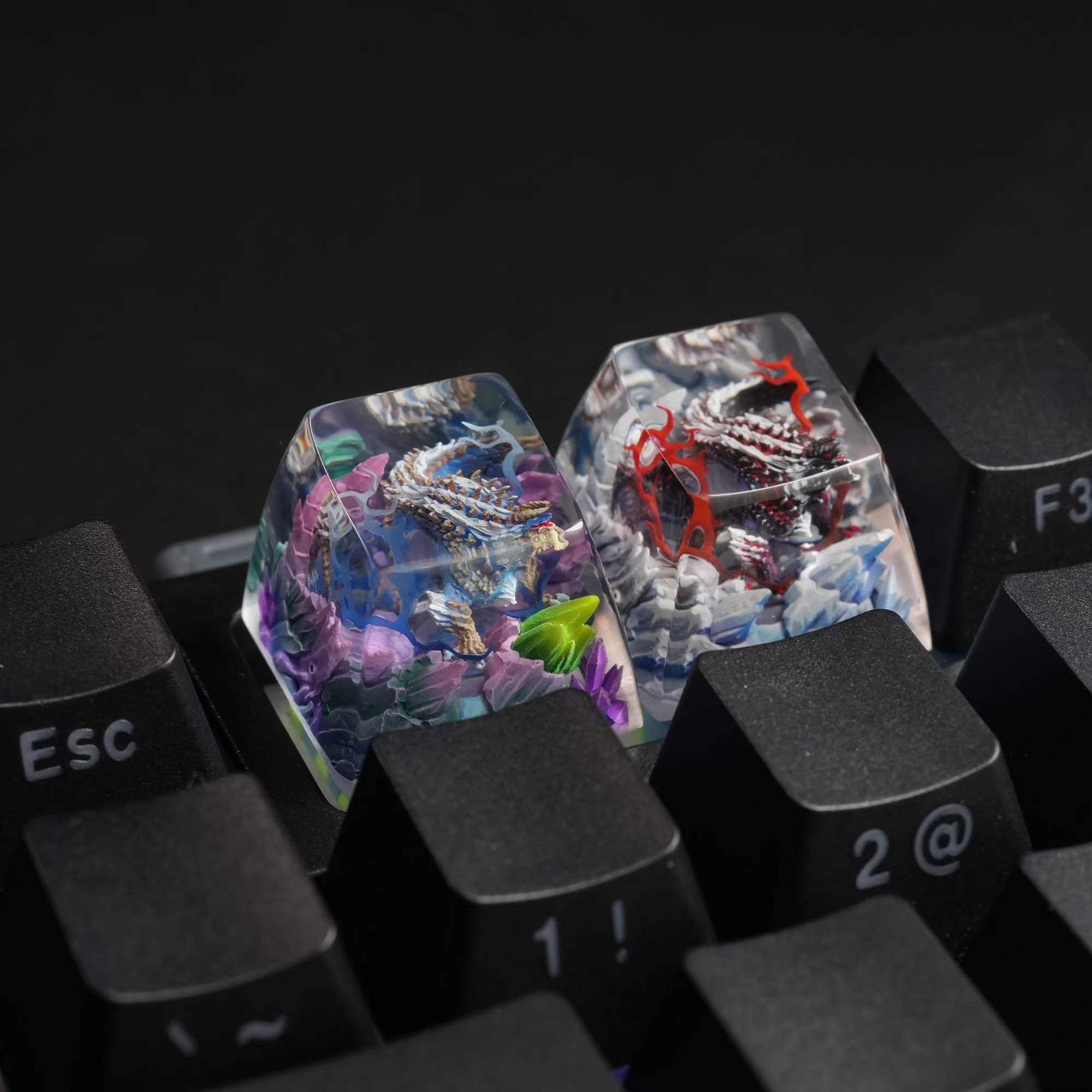 Monster Hunter, Zinogre, 1U Crystal Resin molded personalized keycaps, handcrafted keycaps decorated by artisans