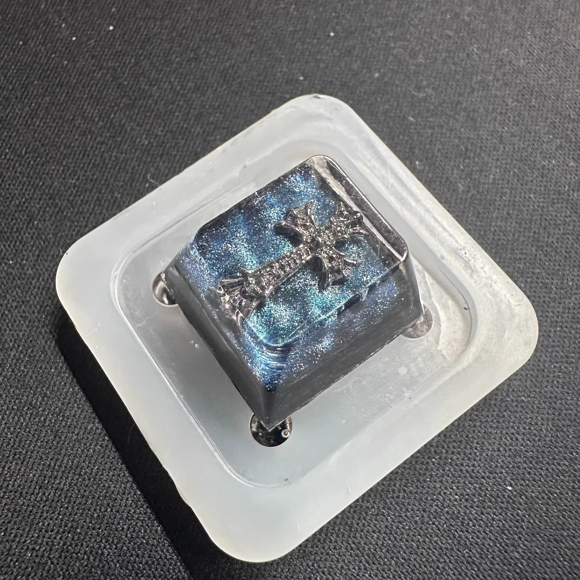 CH, Crystal drops of glue series, trendy fashion items, personalized keycaps, handmade keycaps