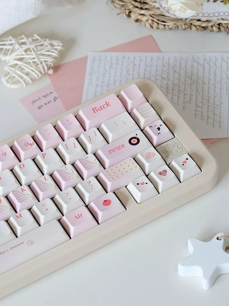 Love Notes, Pink themed PBT material personalized keycap set, mechanical keyboard replacement decorative keycaps, compatible with 61/64/68/75/84/87/104 key mechanical keyboard
