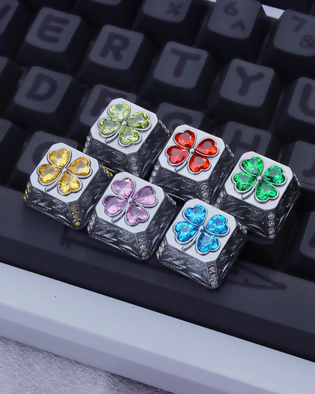Lucky Four Leaves Clover, metal gemstone combined with personalized keycaps, lucky item mechanical keyboard decorative keycaps.