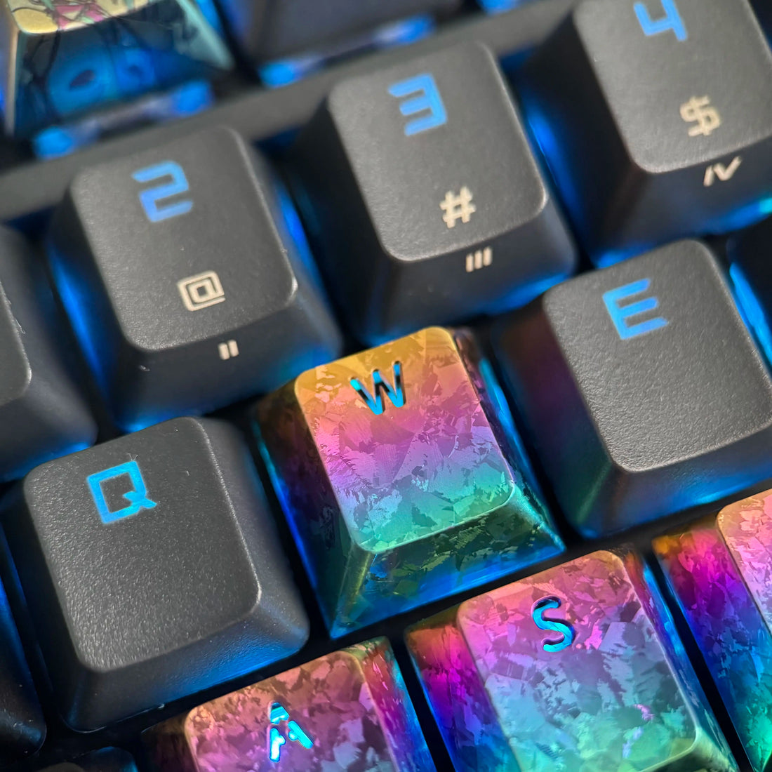 WASD ice crystal titanium alloy colorful hollow personalized keycaps, FPS game keys wear-resistant and scratch resistant titanium alloy mechanical keyboard decorative function keycaps