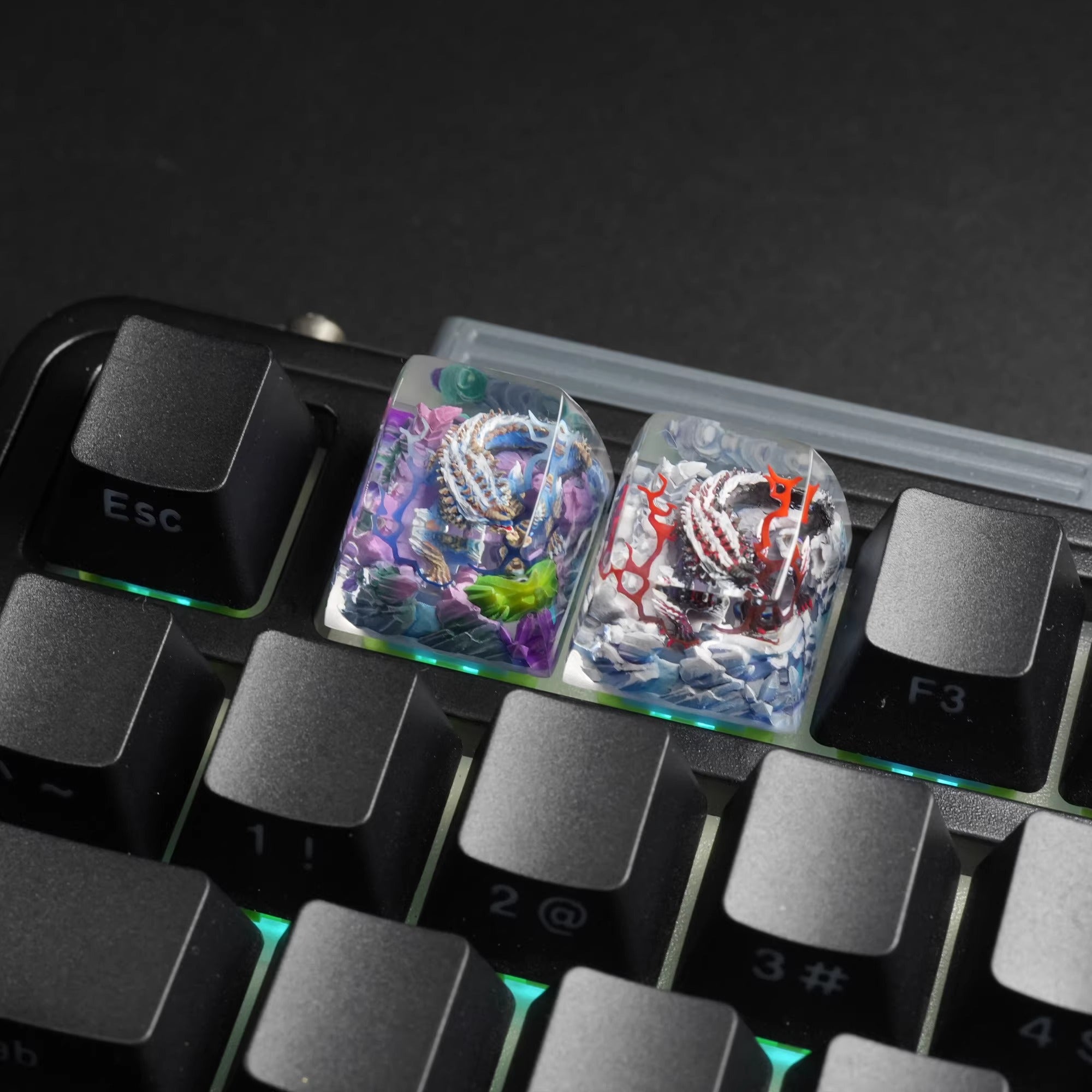 Monster Hunter, Zinogre, 1U Crystal Resin molded personalized keycaps, handcrafted keycaps decorated by artisans