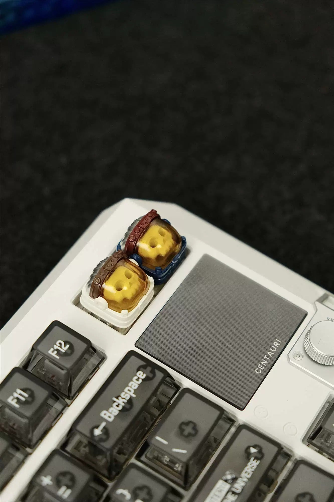 Skeleton Space Man Machine Gun Soldier Personalized Keycaps, Original Design Resin Material Mechanical Keyboard Decorative Keycaps, Cartoon Art Keycaps