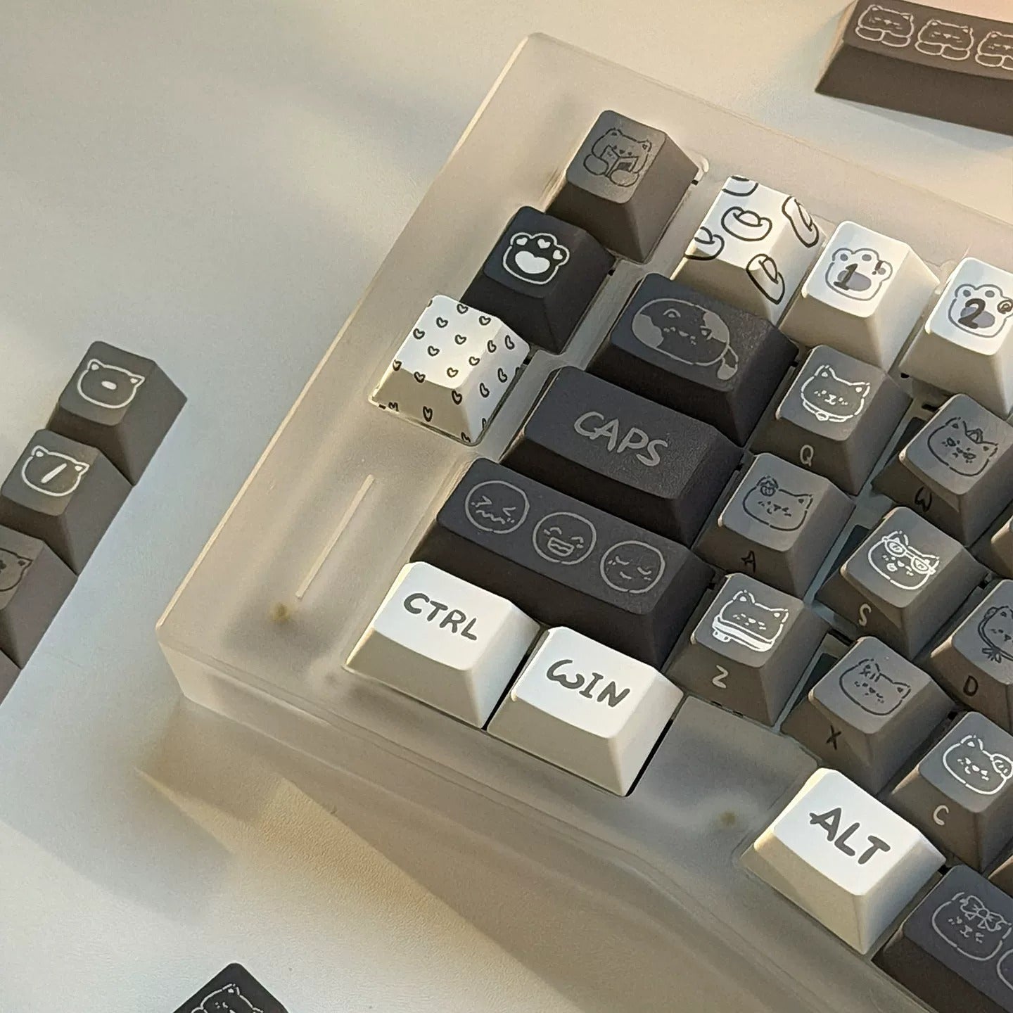 Emotional kitten theme design simple keycap replacement set, custom set personalized keycap series,PBT material, Original factory height, compatible with 61/64/68/75/84/87/104 mechanical keyboard keycap set