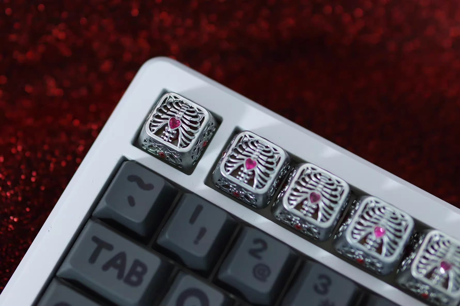 Steel heart, metal gemstone inlaid hollow design personalized keycaps, mechanical keyboard creative decorative keycaps