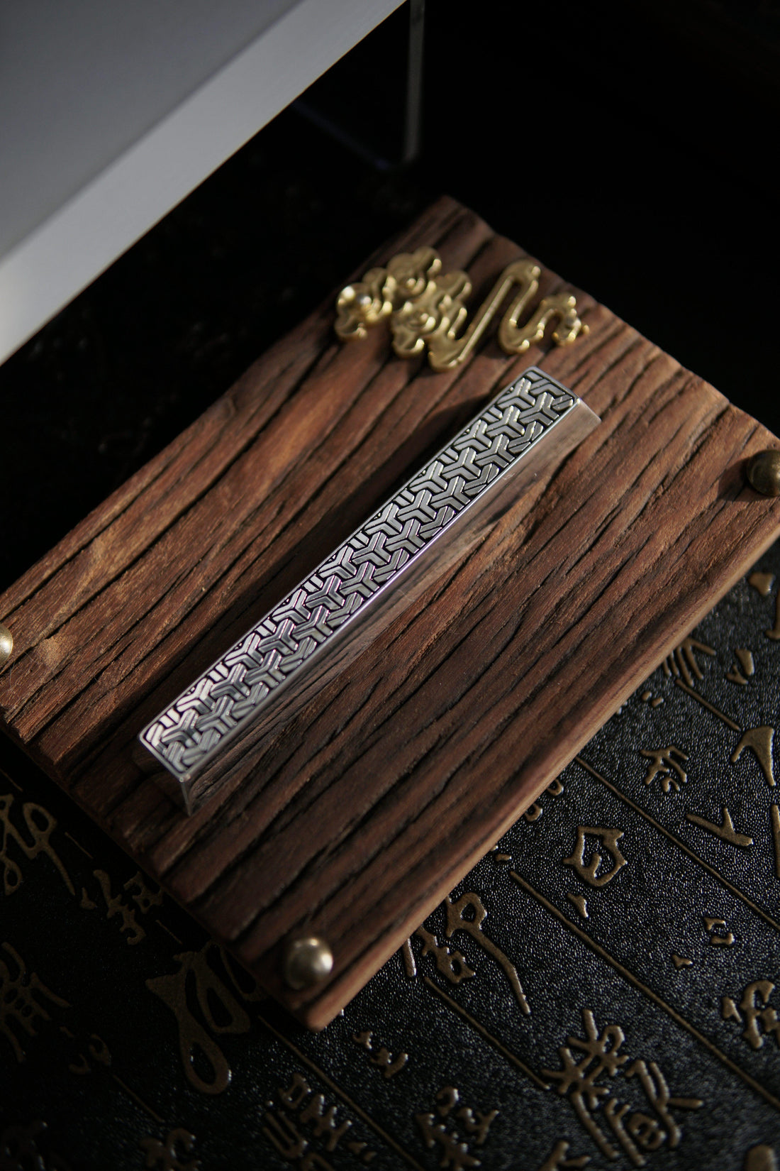 Metal patterned mirror 6.25 spacebar personalized keycaps, artistic decorative keycaps, metal material keycaps