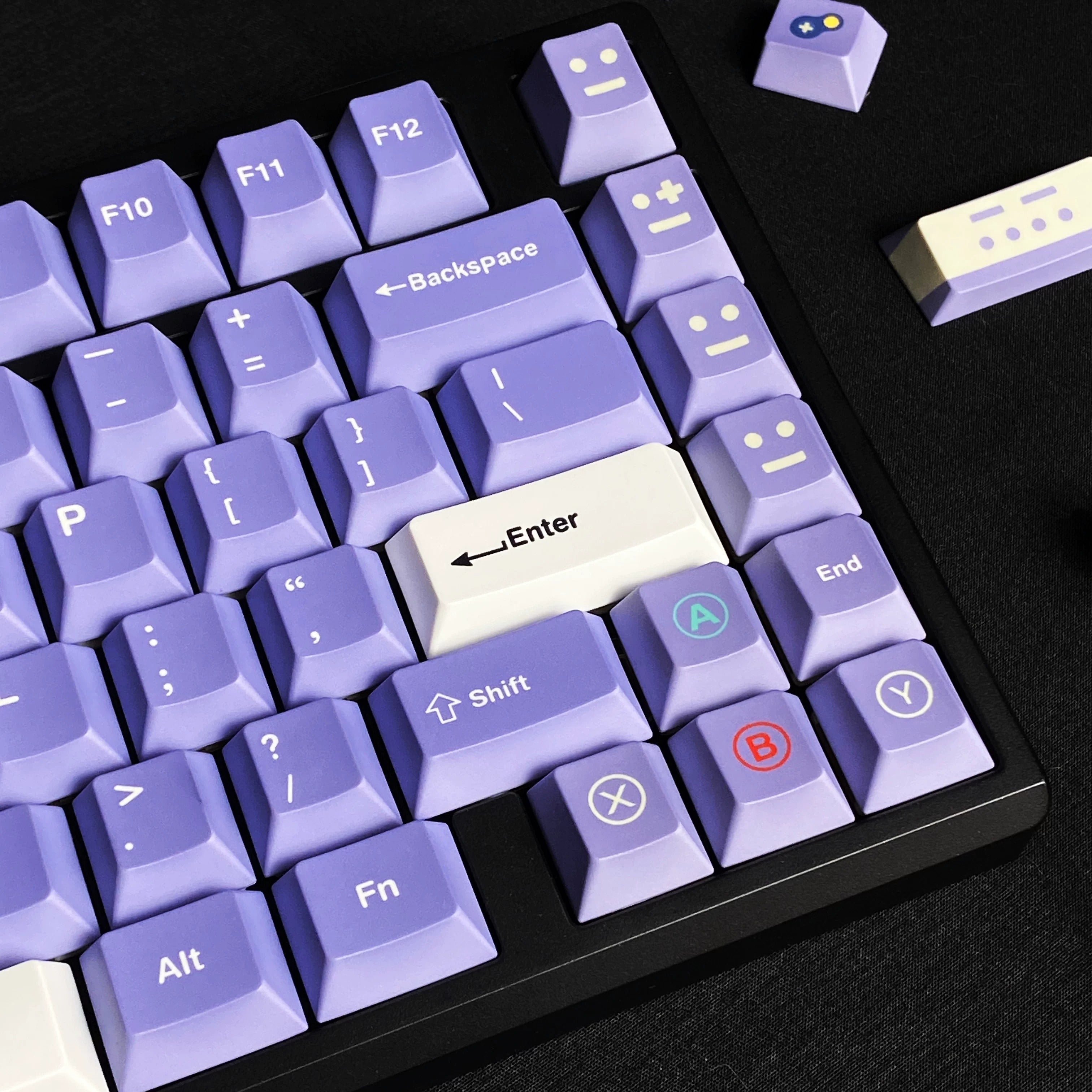 NGC game console theme retro game console design replaces keycaps, PBT material material personalized keycap set, Gaming keyboard, compatible with 61/64/68/75/84/87/104 mechanical keyboard replacement keycap