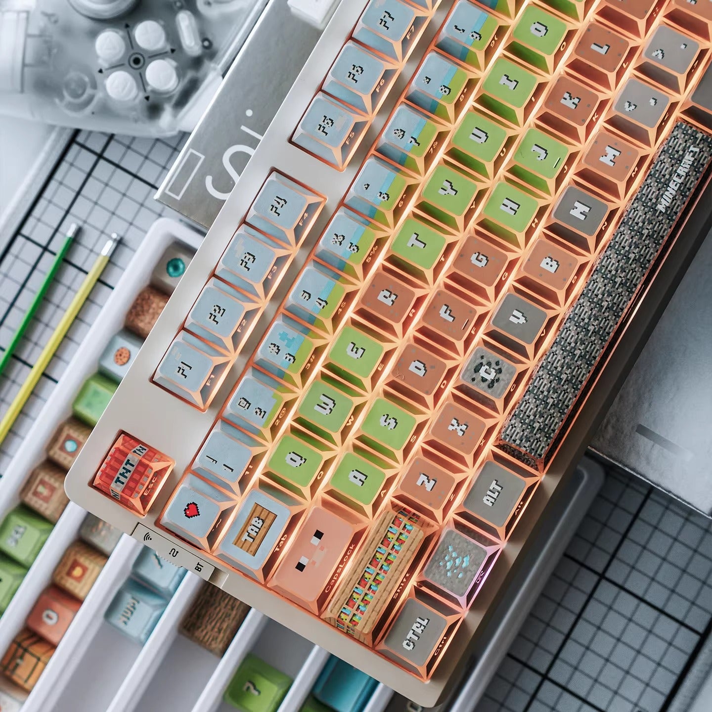 Minecraft theme design, R2 version, side engraved translucent characters/folded edges translucent side engraved keycaps, customized magnetic axis mechanical keyboard PBT thermal sublimation original factory highly personalized keycaps set