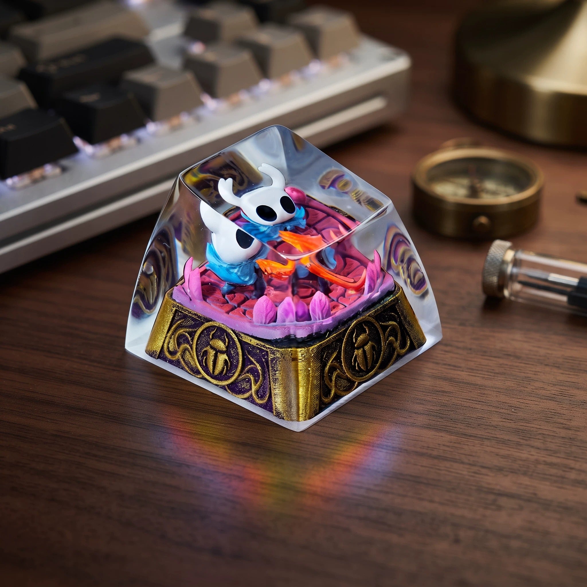 Hollow Knight, Dark Gold Base Style coating and sealing design, Crystal Resin Personalized Keycaps, Anime Game Culture Creative Resin Keycaps, Mechanical Keyboard Art Decorative Keycaps