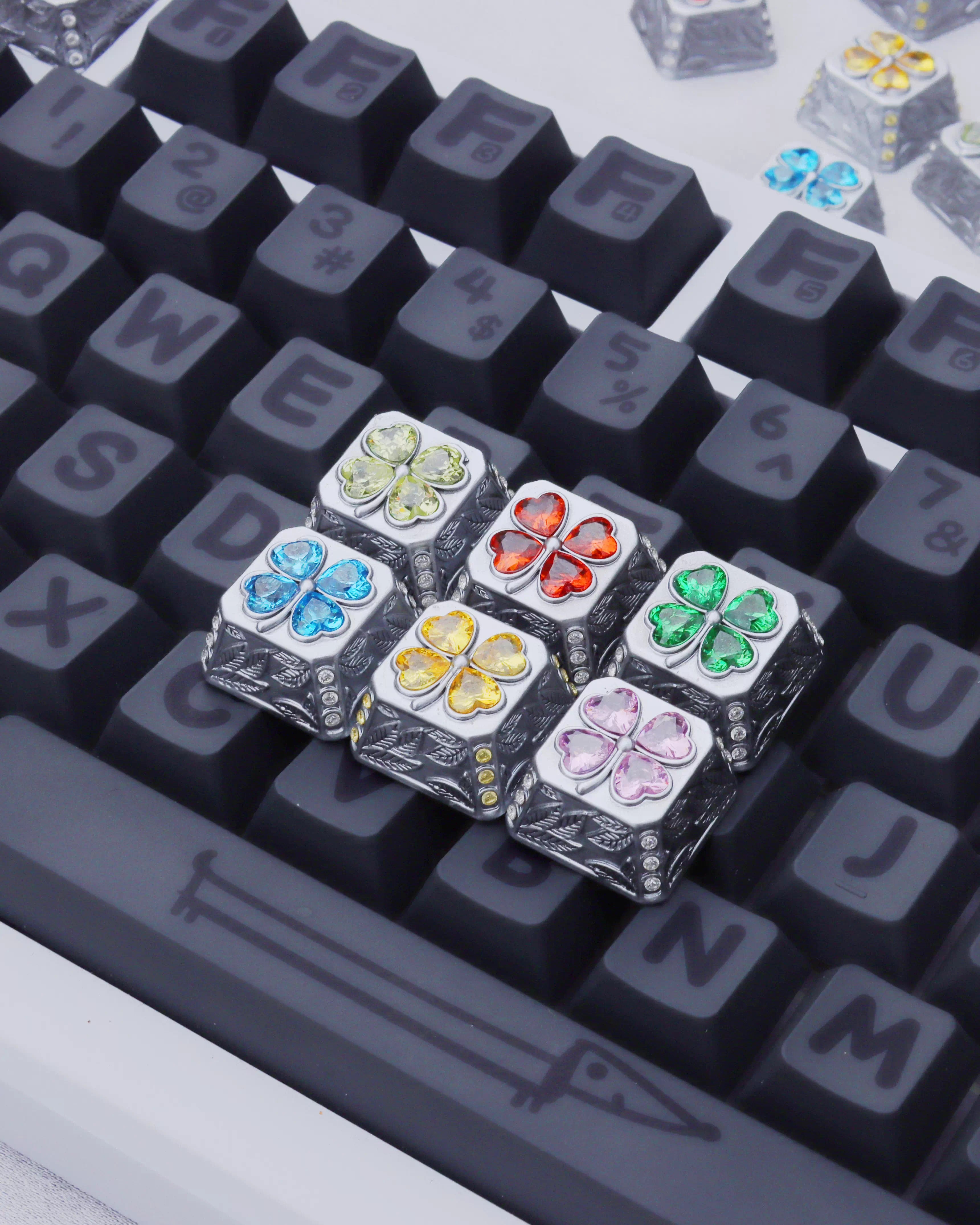 Lucky Four Leaves Clover, metal gemstone combined with personalized keycaps, lucky item mechanical keyboard decorative keycaps.