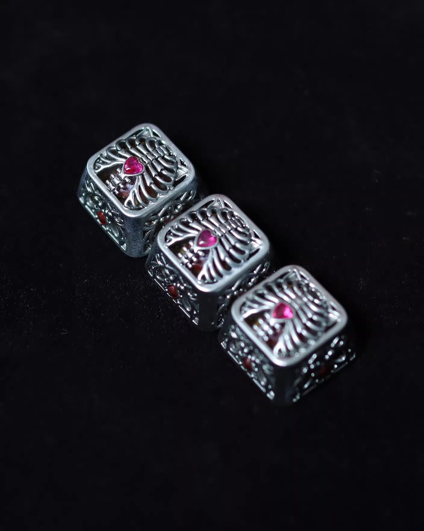 Steel heart, metal gemstone inlaid hollow design personalized keycaps, mechanical keyboard creative decorative keycaps