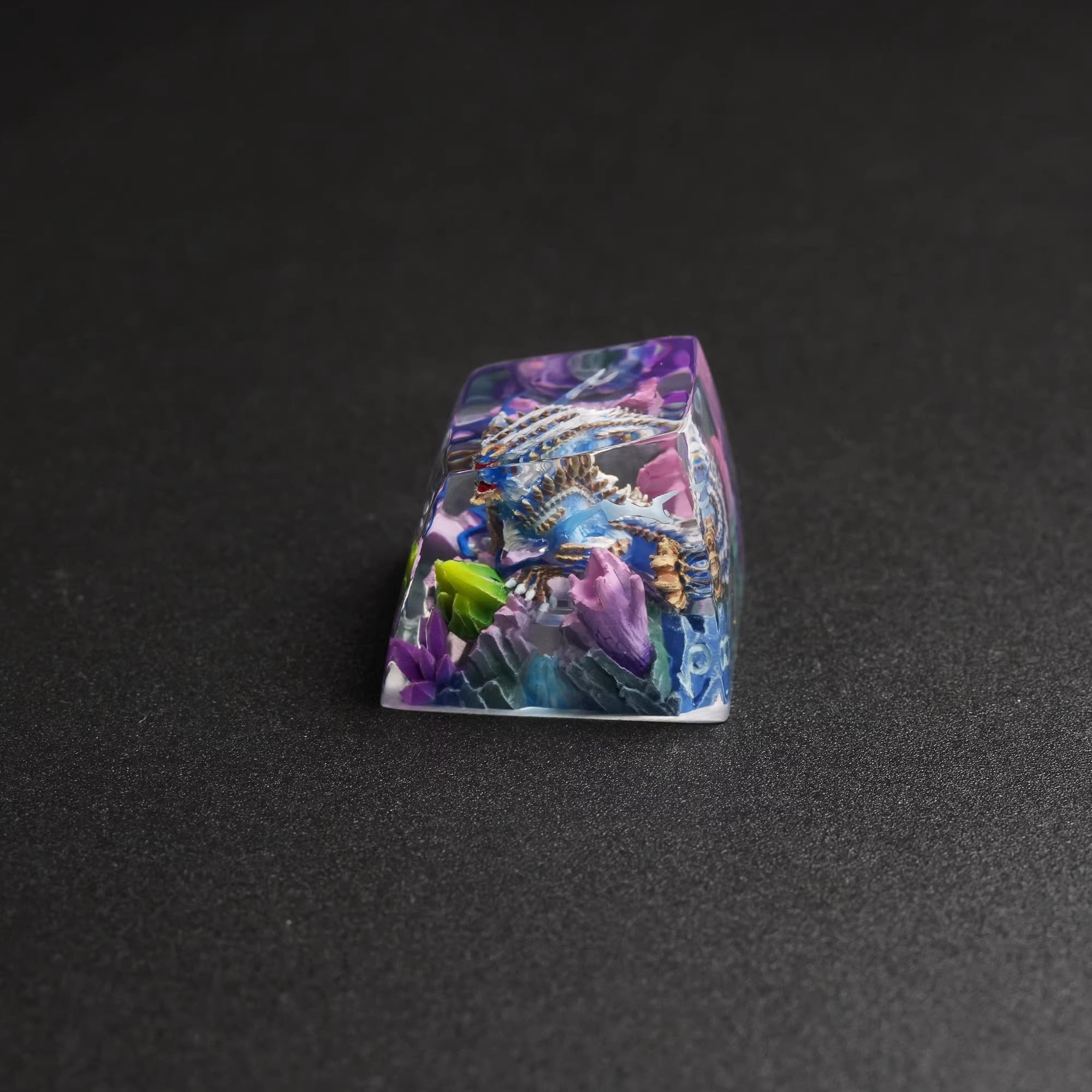 Monster Hunter, Zinogre, 1U Crystal Resin molded personalized keycaps, handcrafted keycaps decorated by artisans