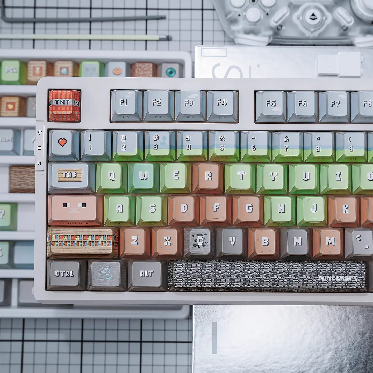 Minecraft theme design, R2 version, side engraved translucent characters/folded edges translucent side engraved keycaps, customized magnetic axis mechanical keyboard PBT thermal sublimation original factory highly personalized keycaps set